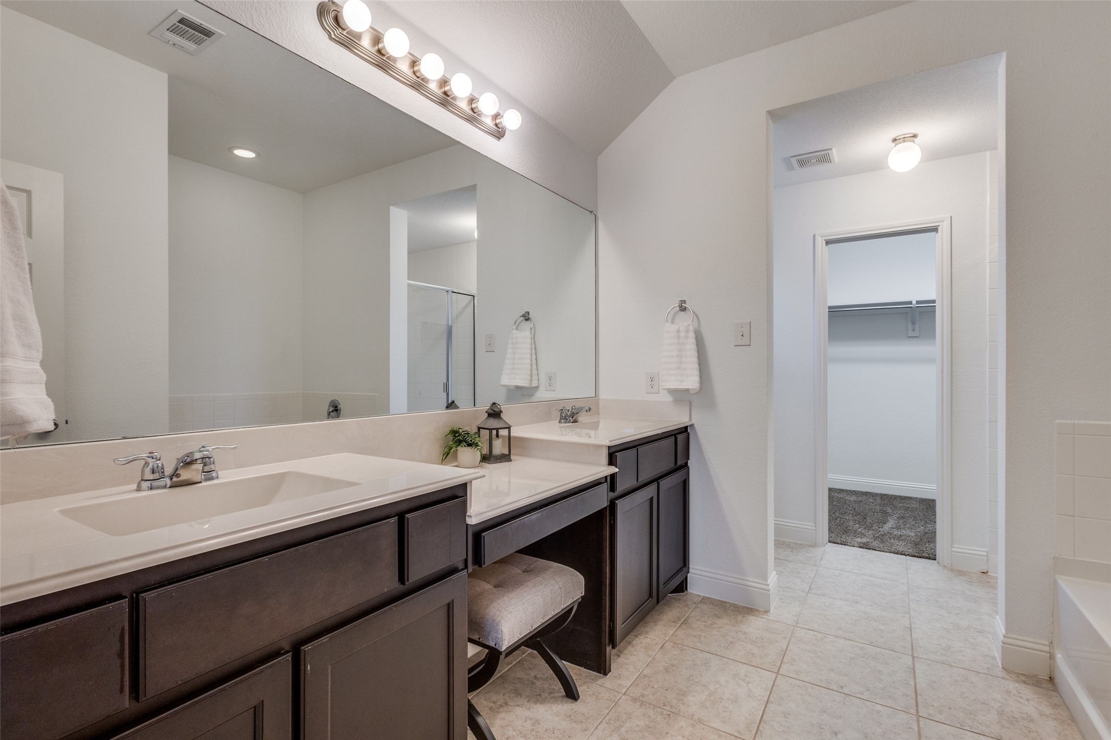 1209 Roadrunner Drive