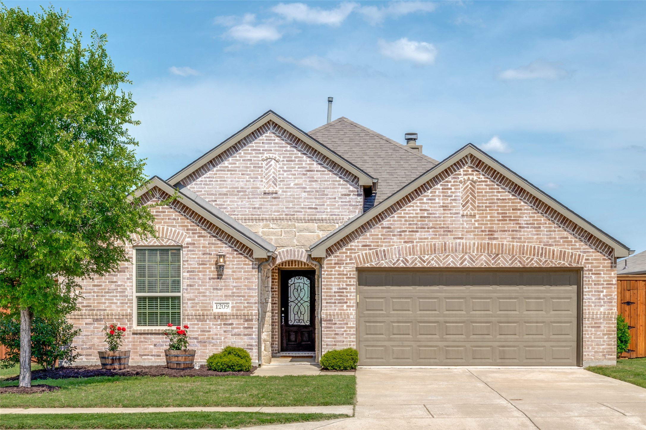 1209 Roadrunner Drive