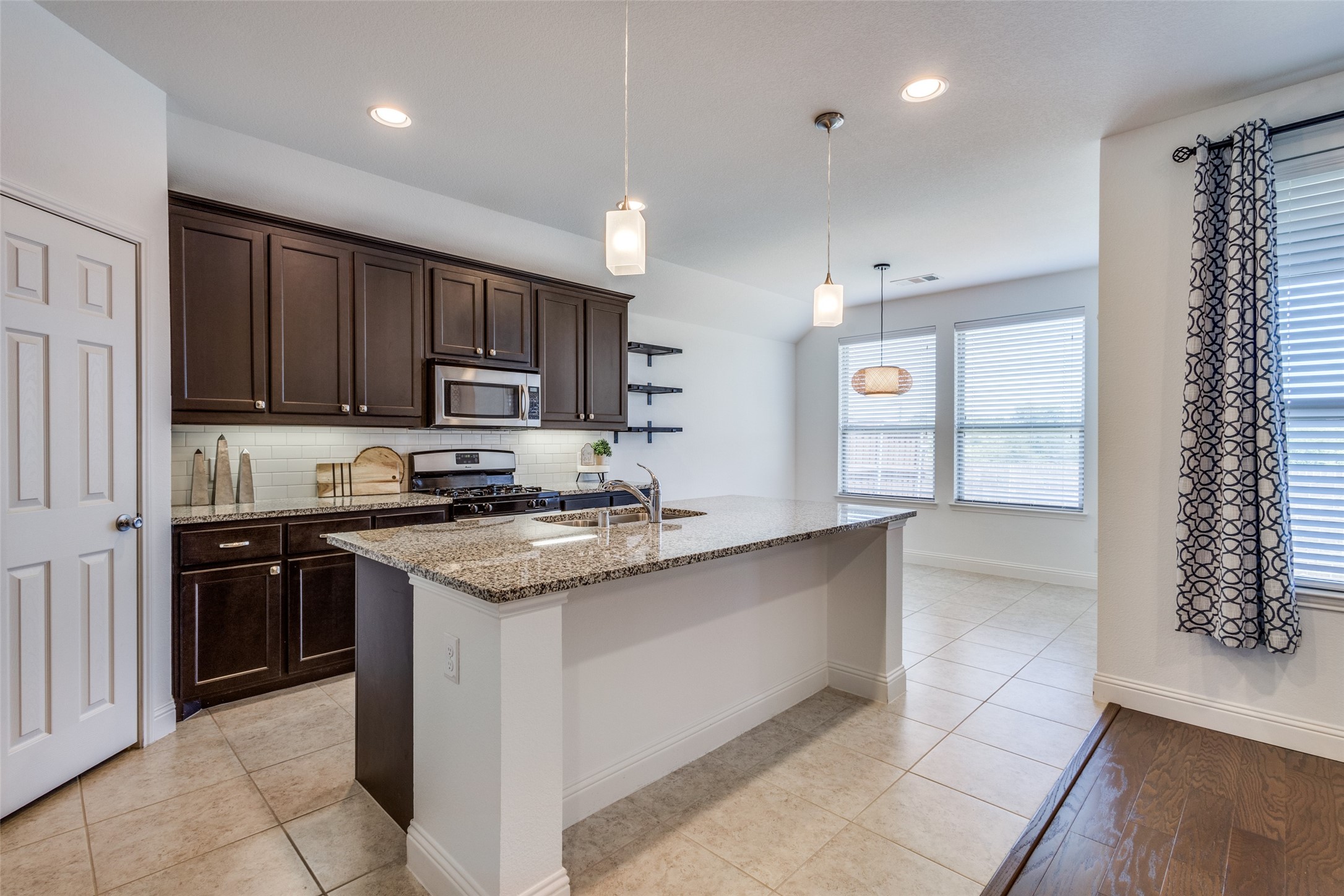 1209 Roadrunner Drive