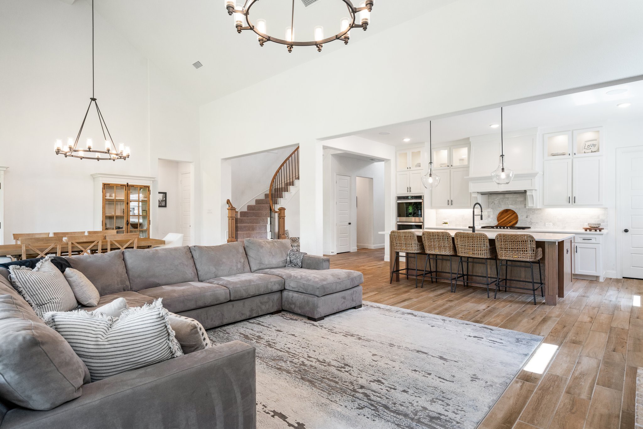 8609 Autumn Lake Trail