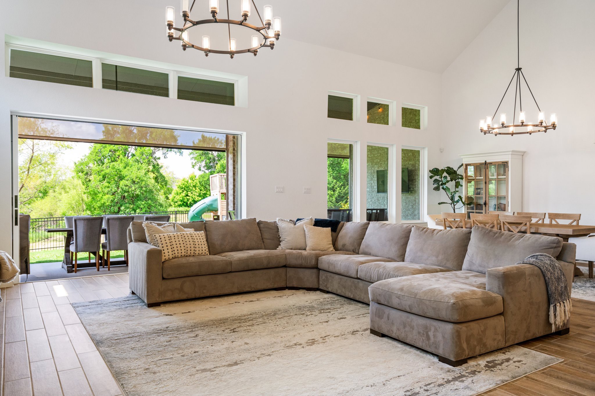 8609 Autumn Lake Trail