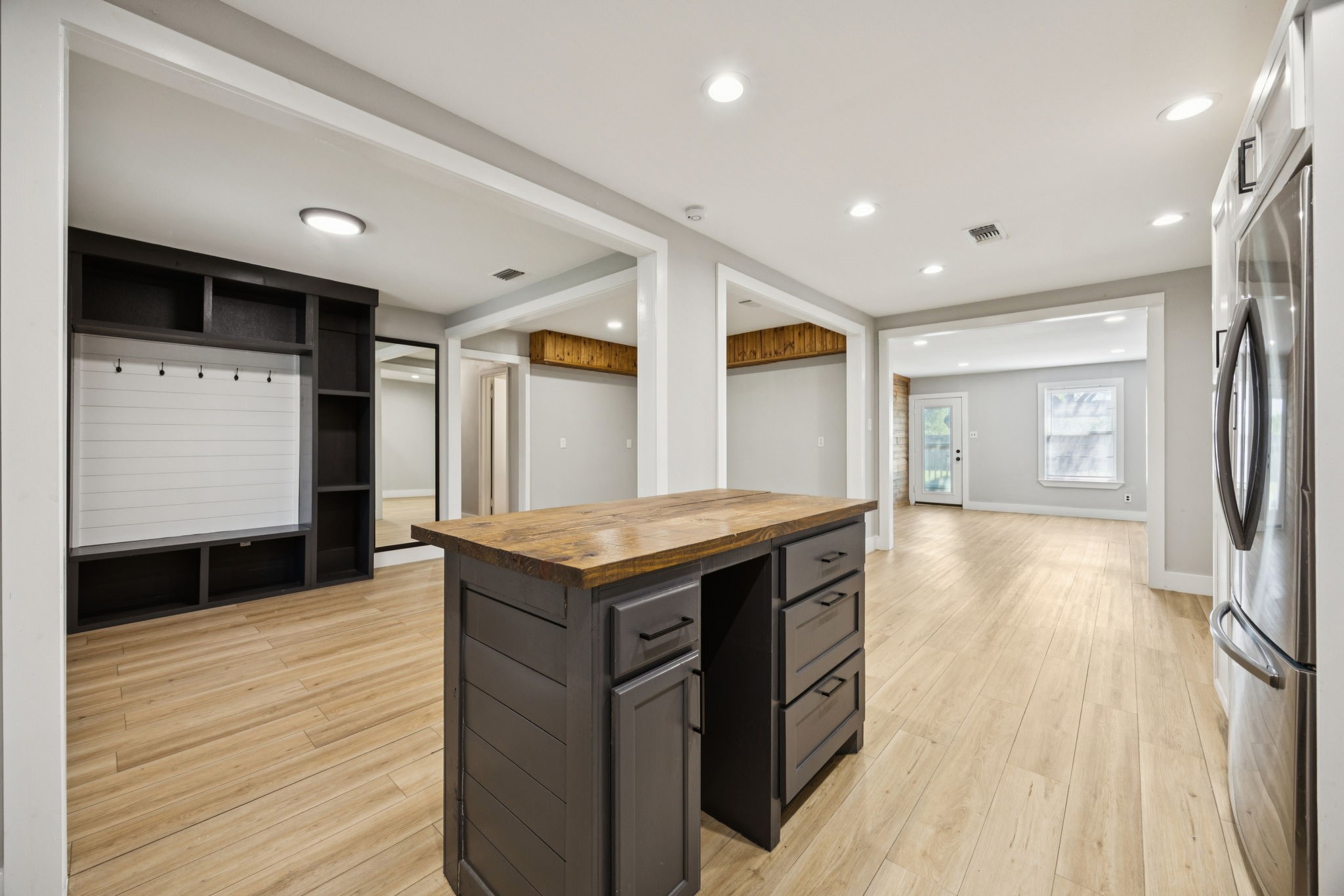 8620 Woodcastle Drive