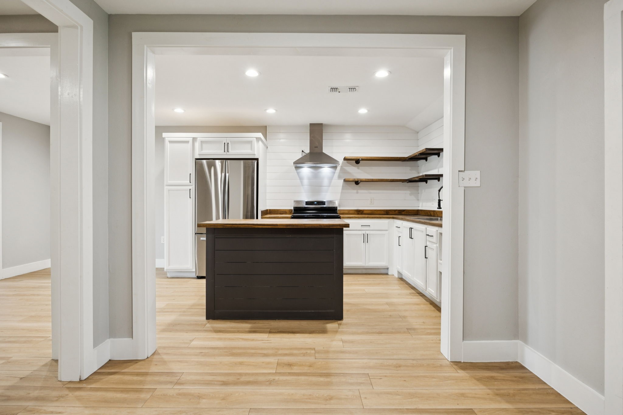 8620 Woodcastle Drive