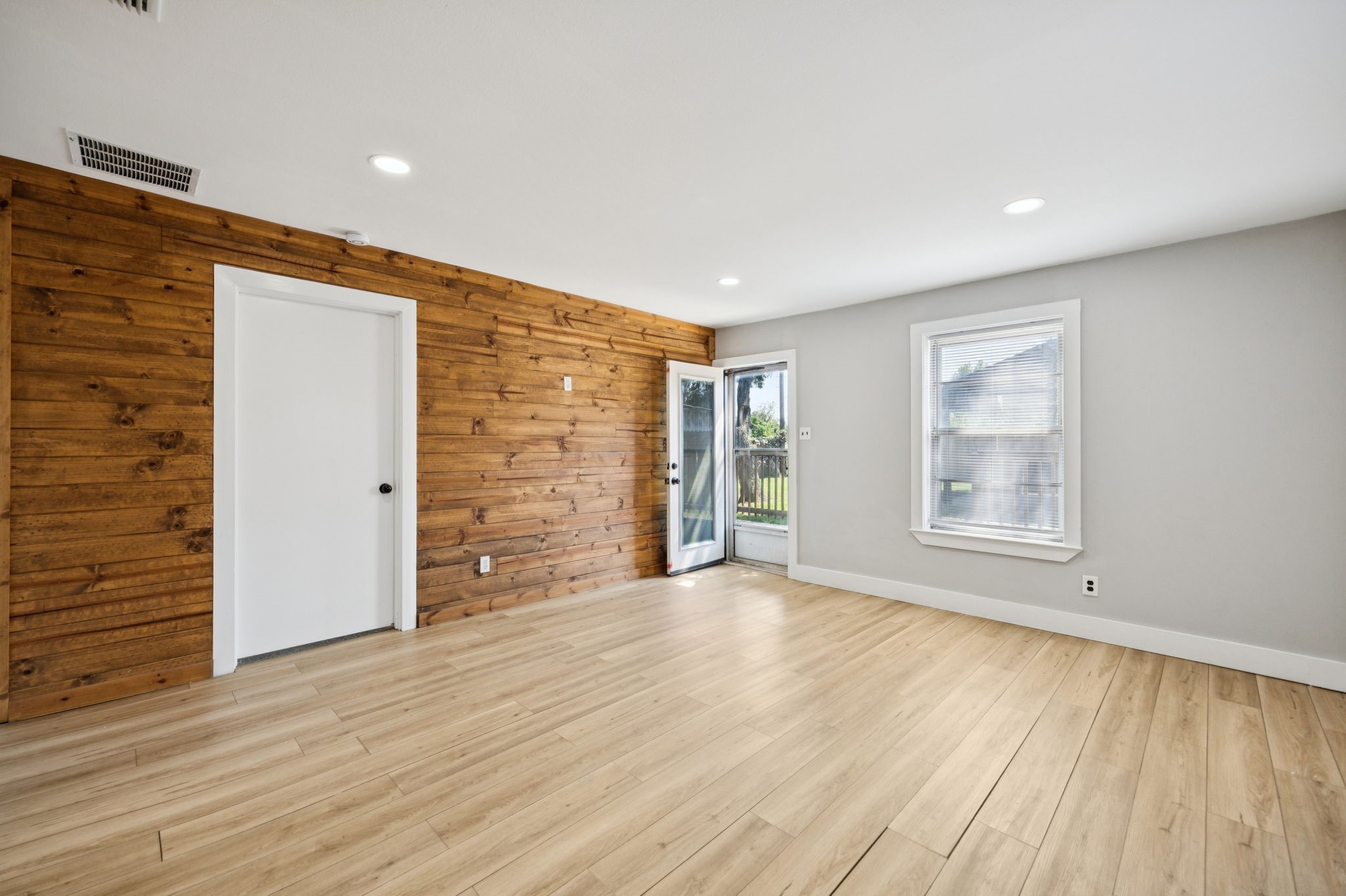 8620 Woodcastle Drive