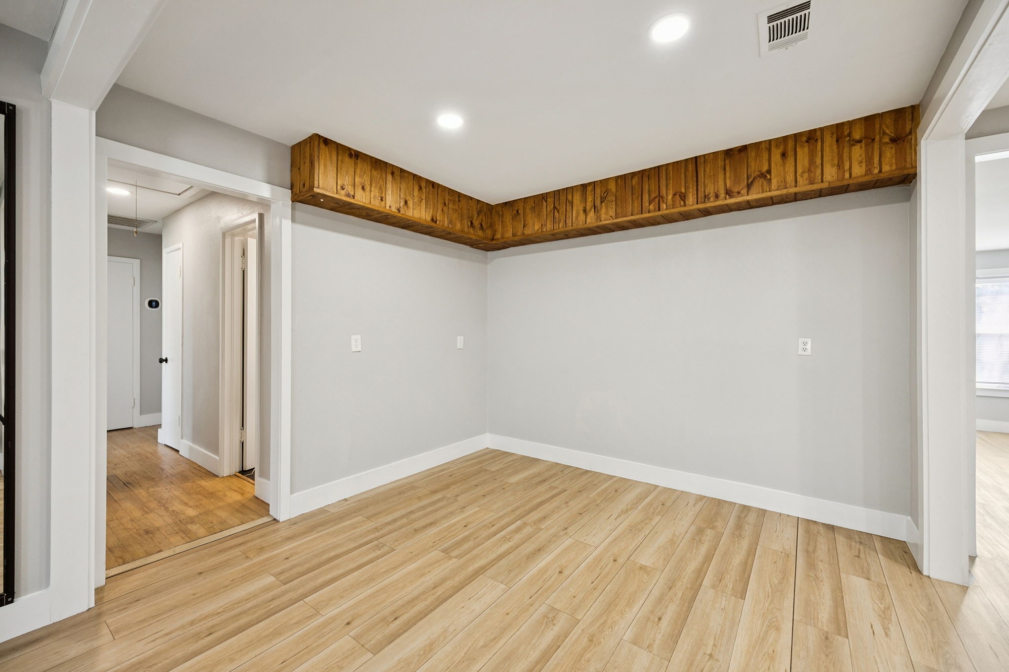 8620 Woodcastle Drive