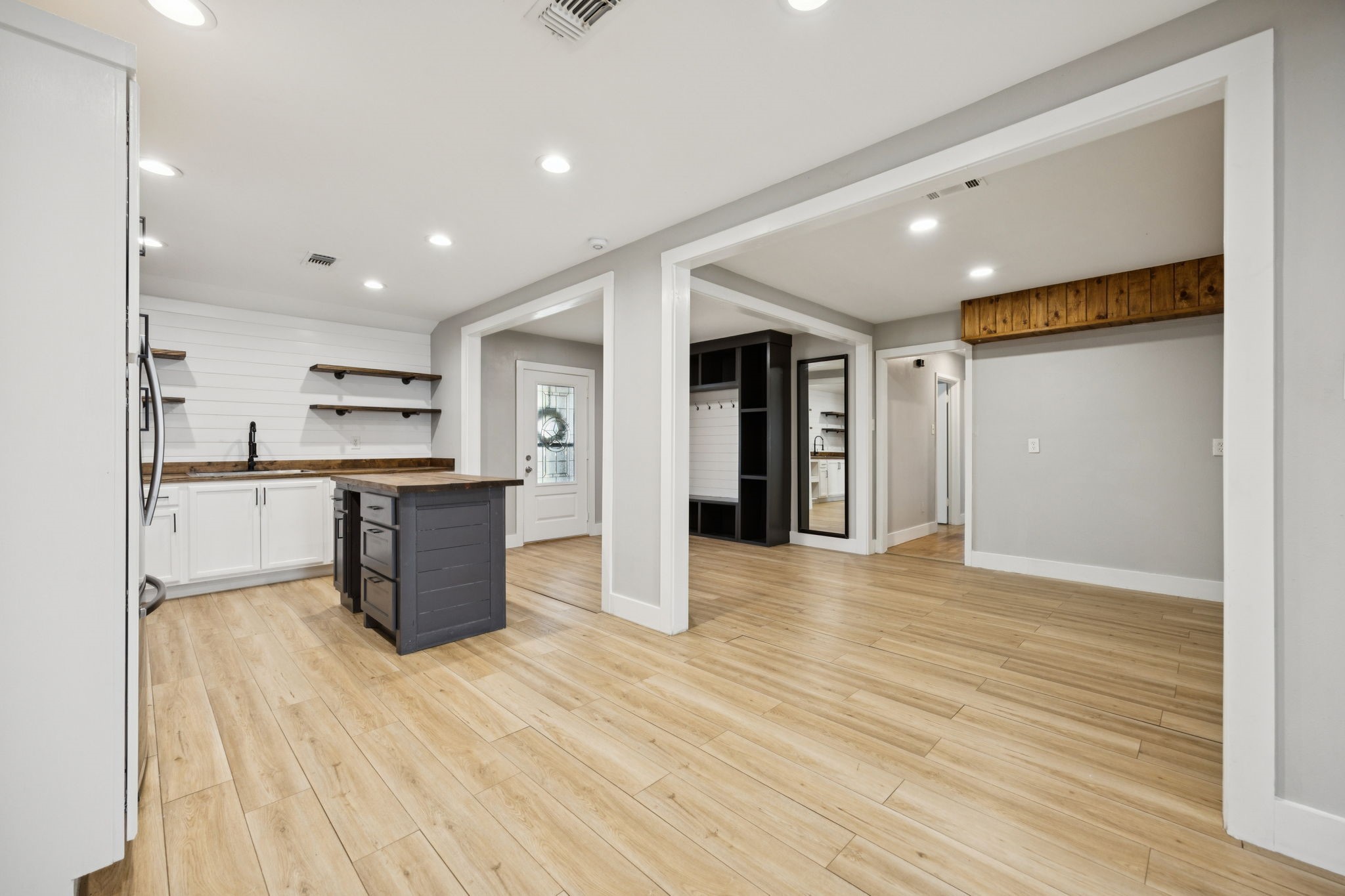 8620 Woodcastle Drive