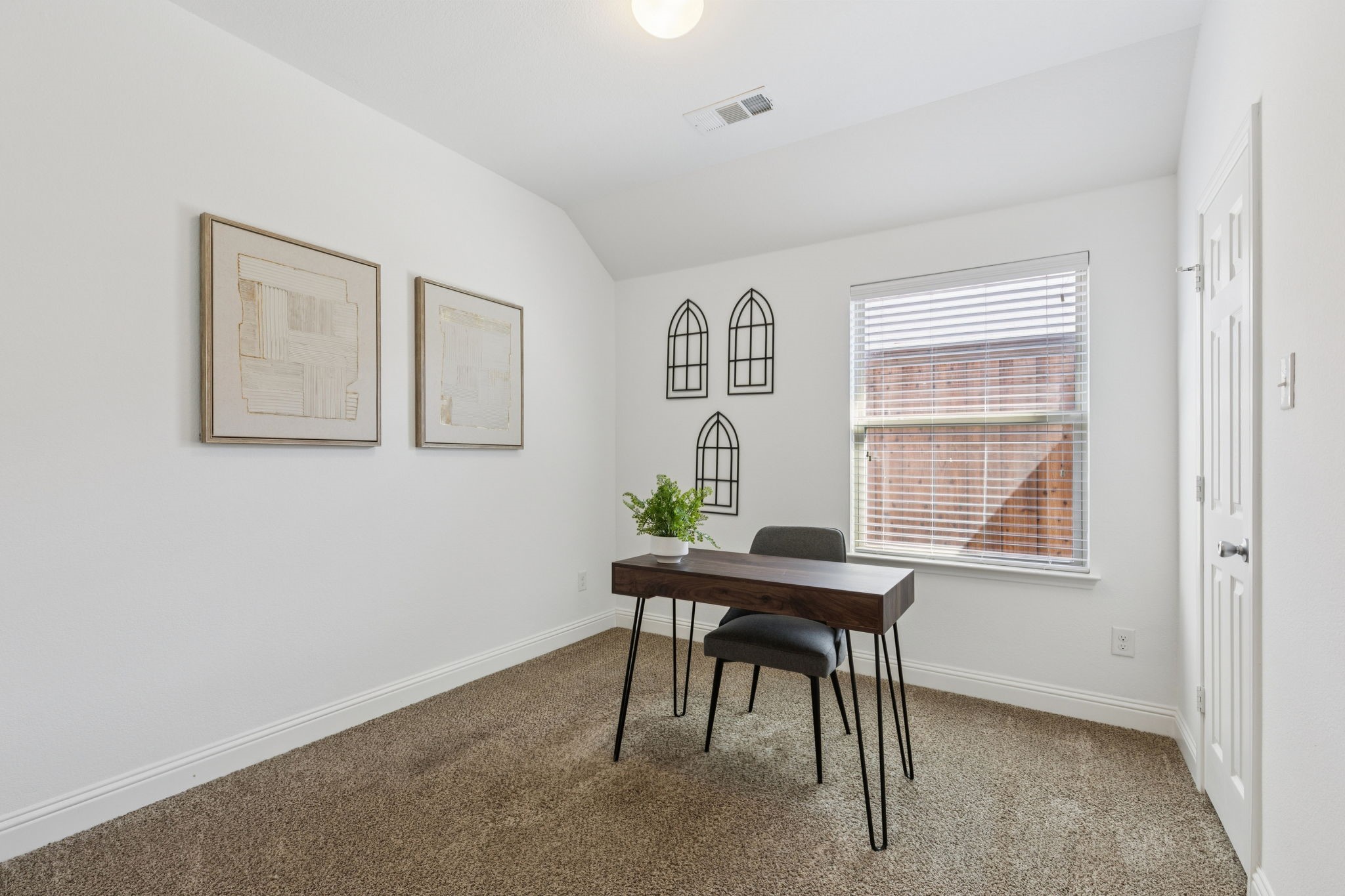 1209 Roadrunner Drive