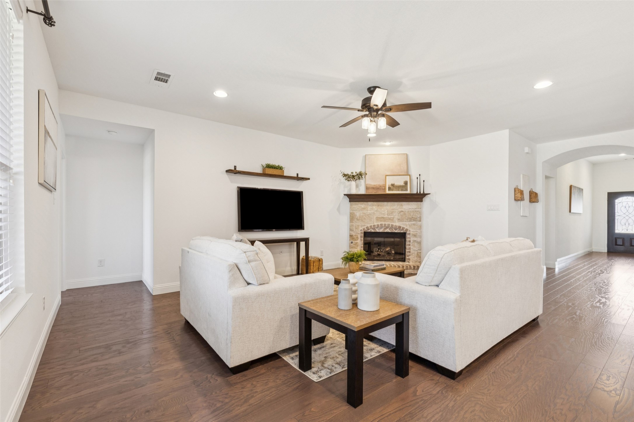 1209 Roadrunner Drive