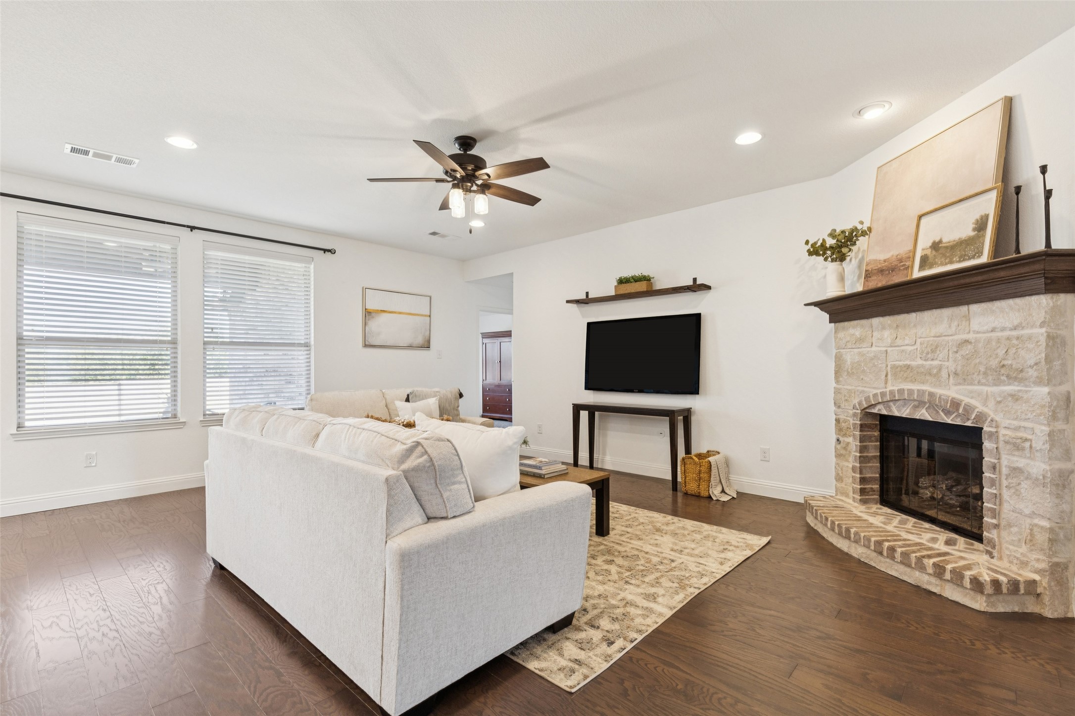 1209 Roadrunner Drive