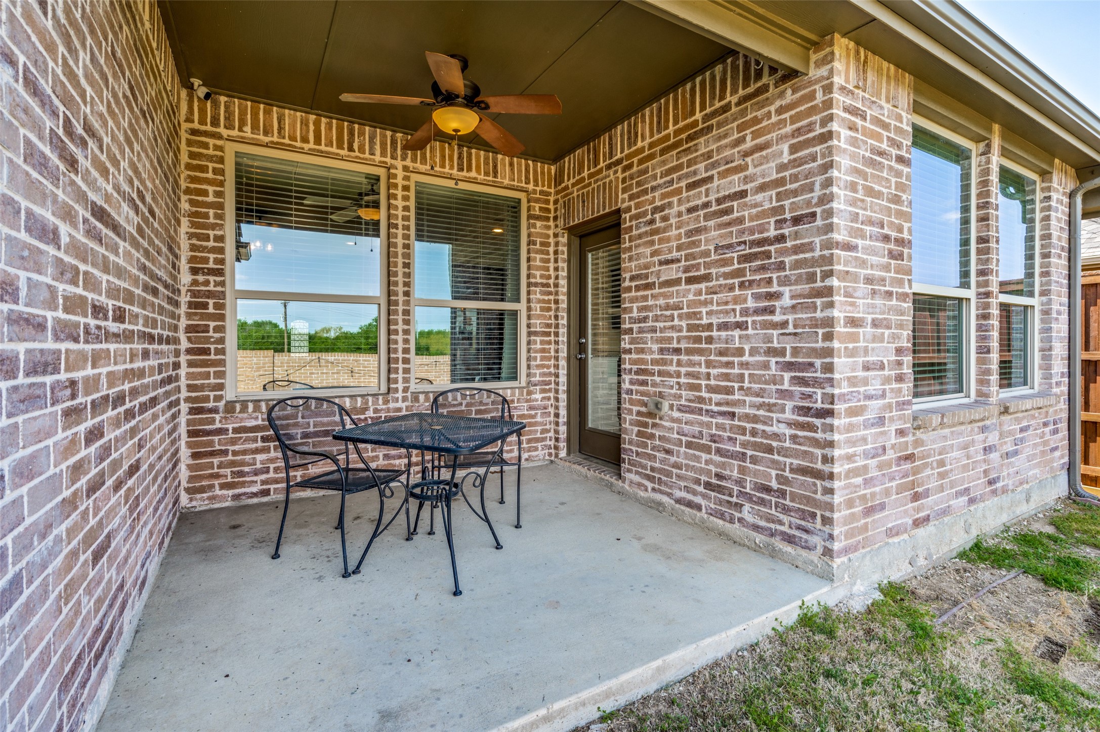 1209 Roadrunner Drive