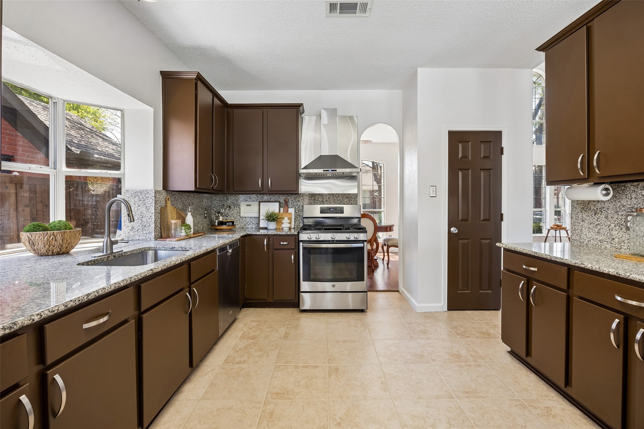 4212 Honeysuckle Drive