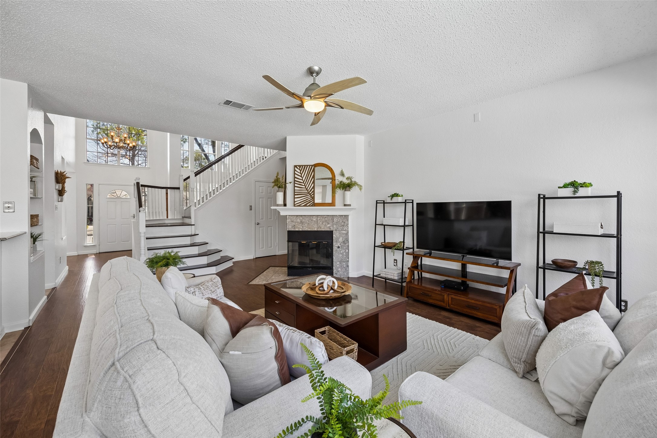 4212 Honeysuckle Drive