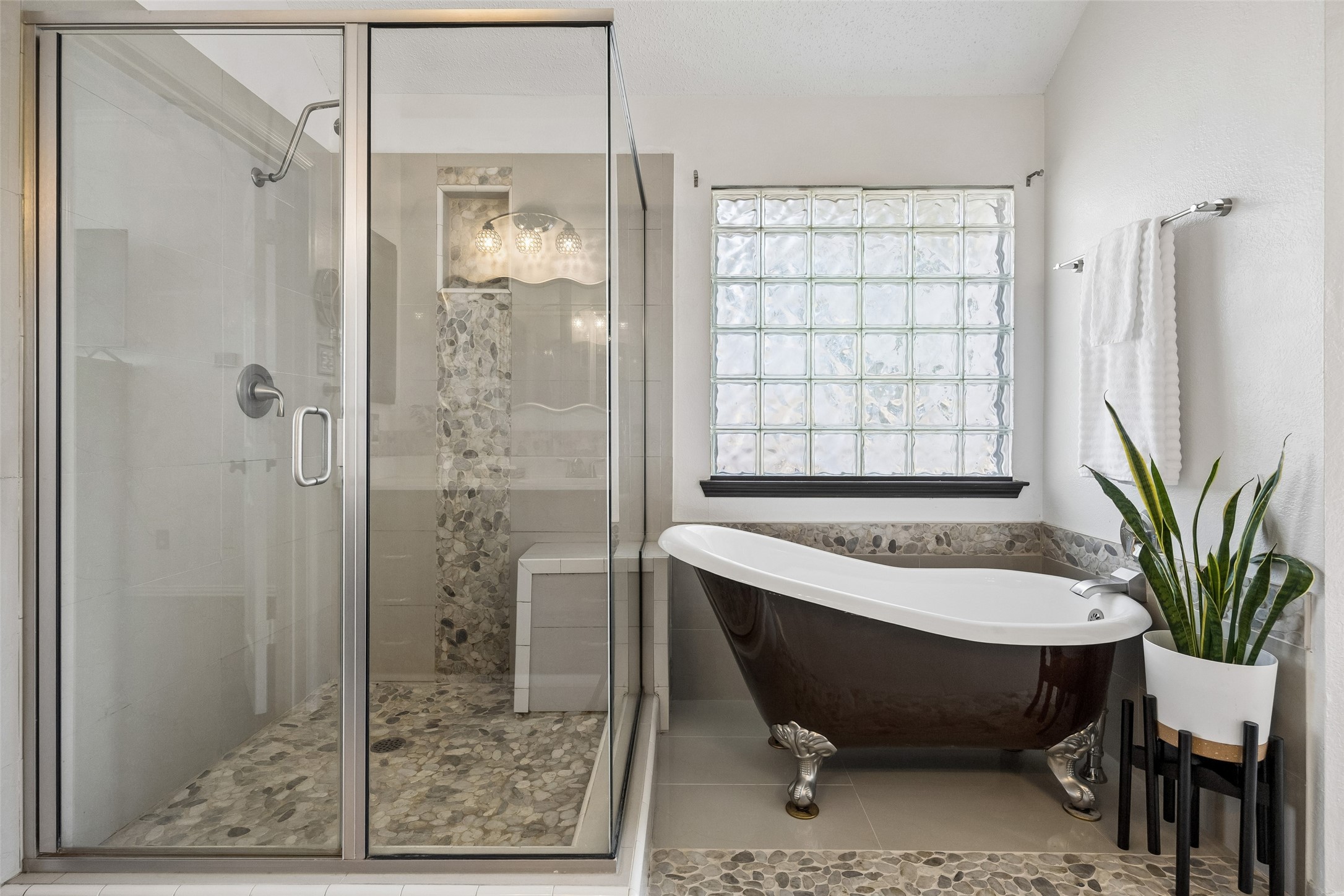 4212 Honeysuckle Drive