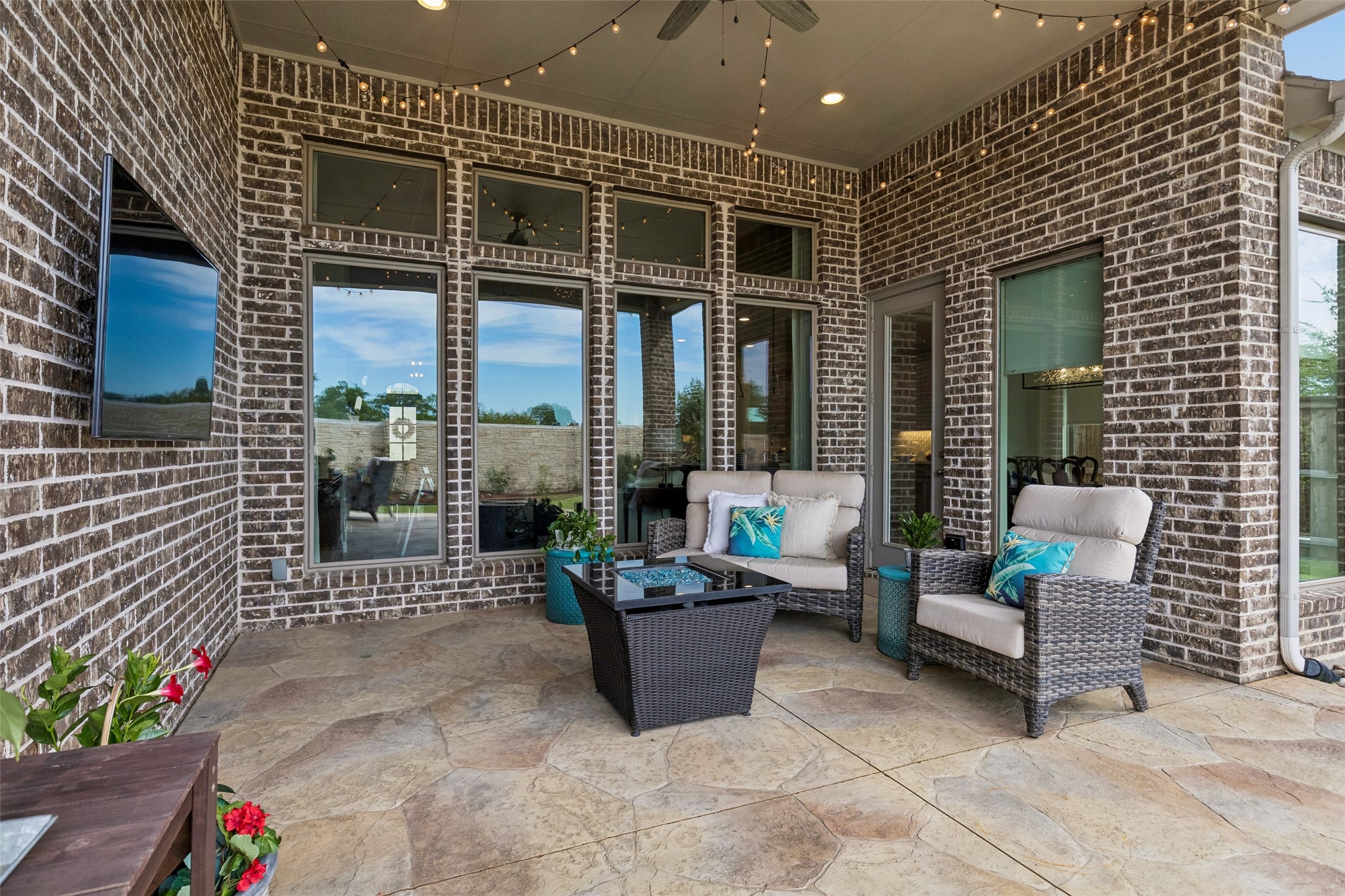 409 Calmwater Cove