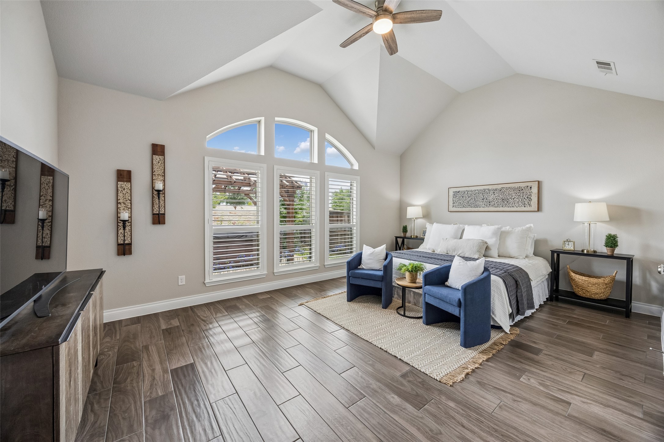 409 Calmwater Cove