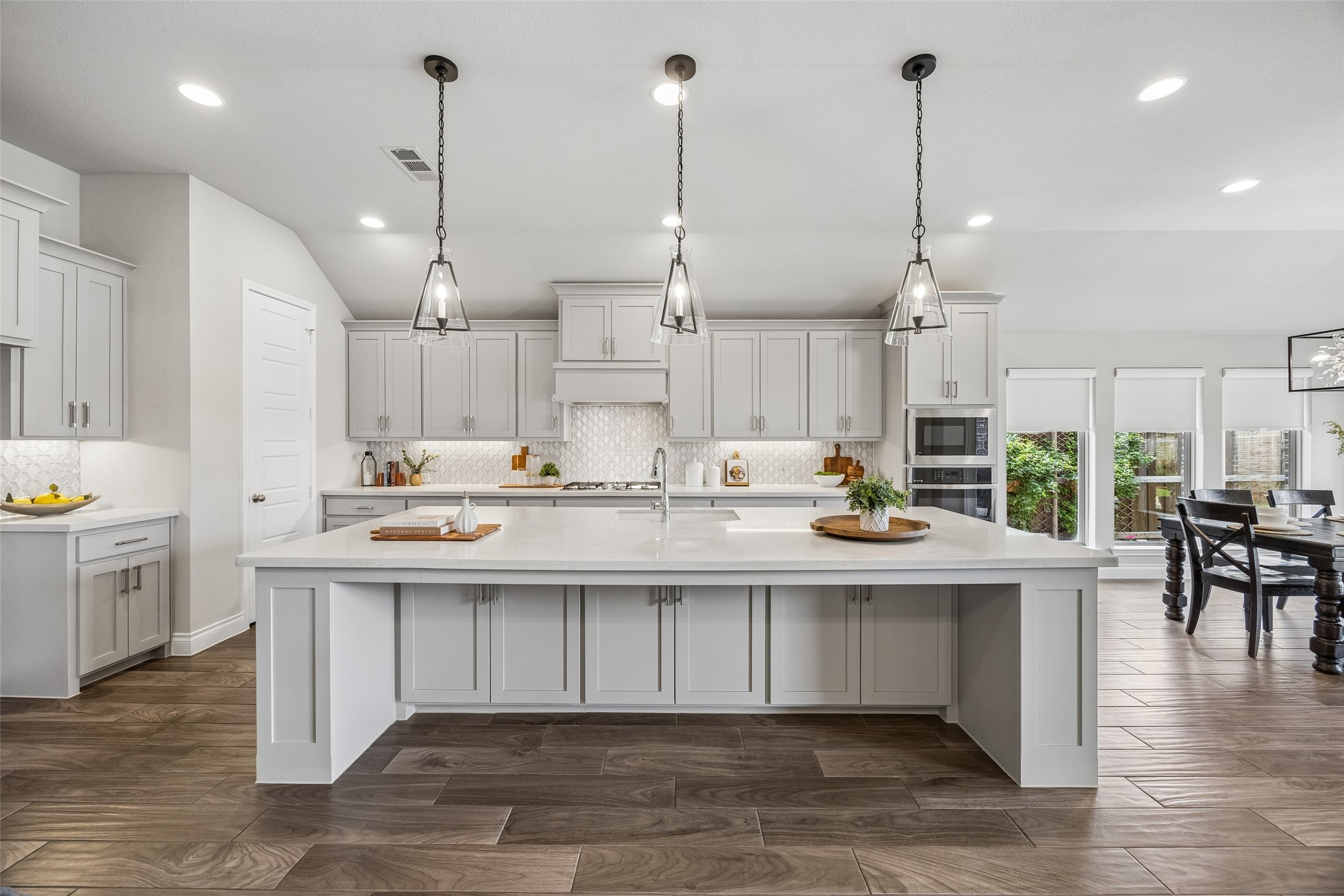409 Calmwater Cove