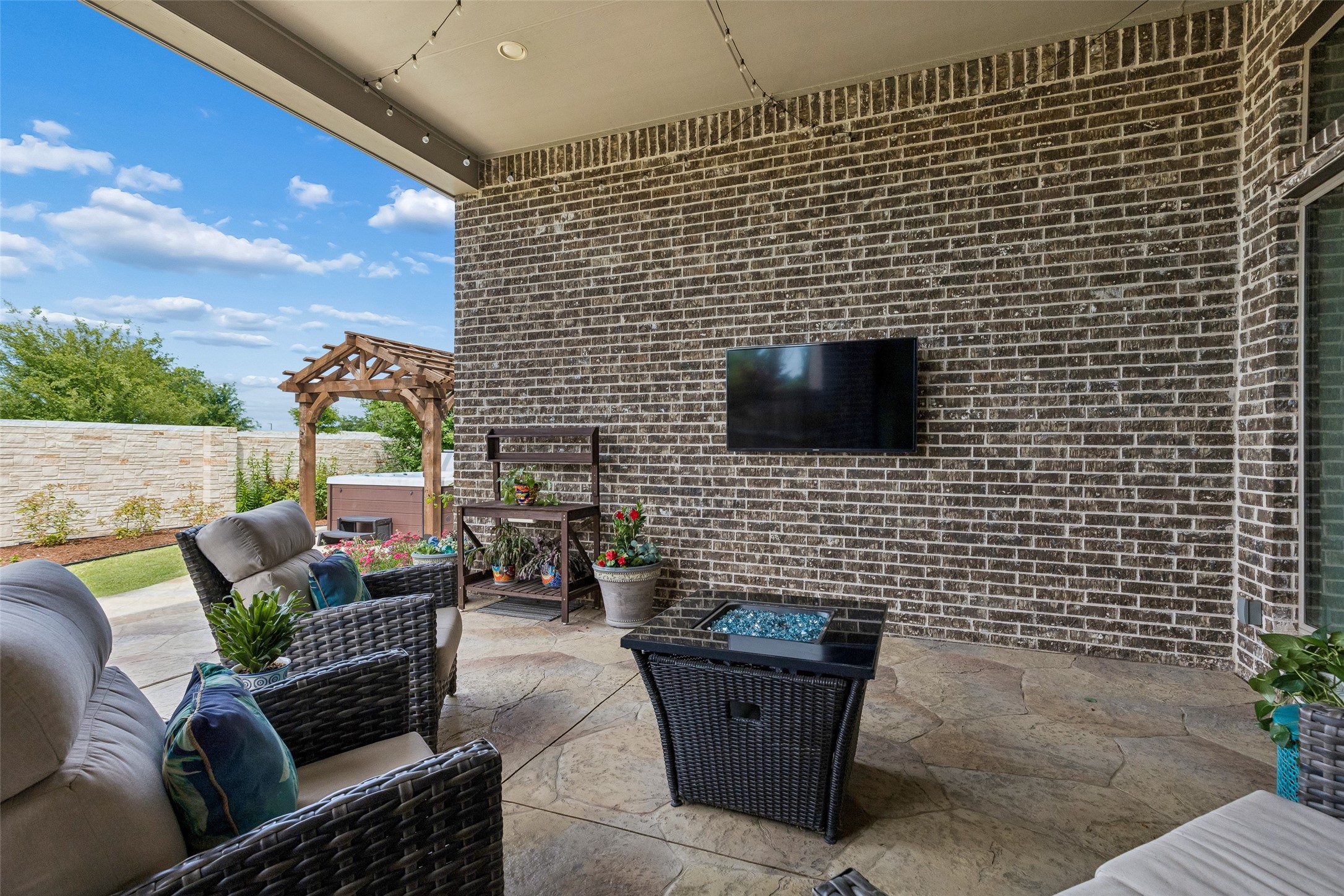 409 Calmwater Cove