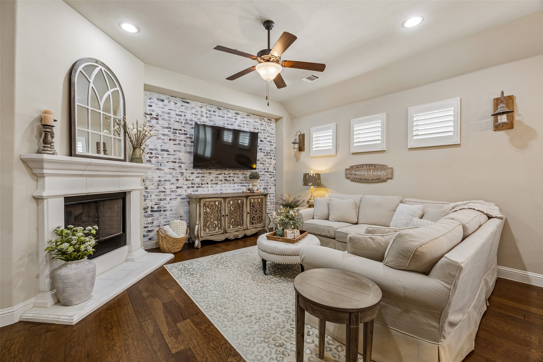 5125 Kentwood Drive