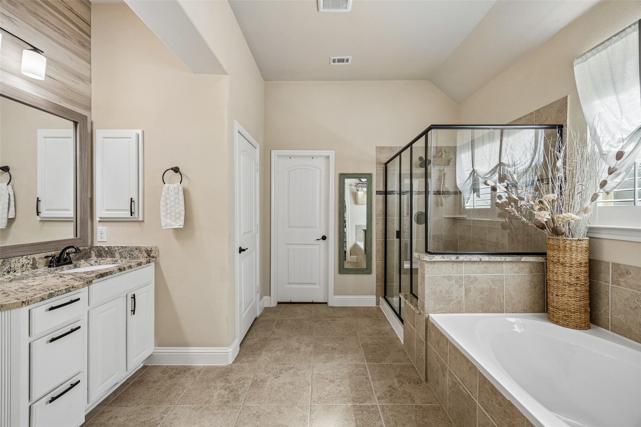 5125 Kentwood Drive