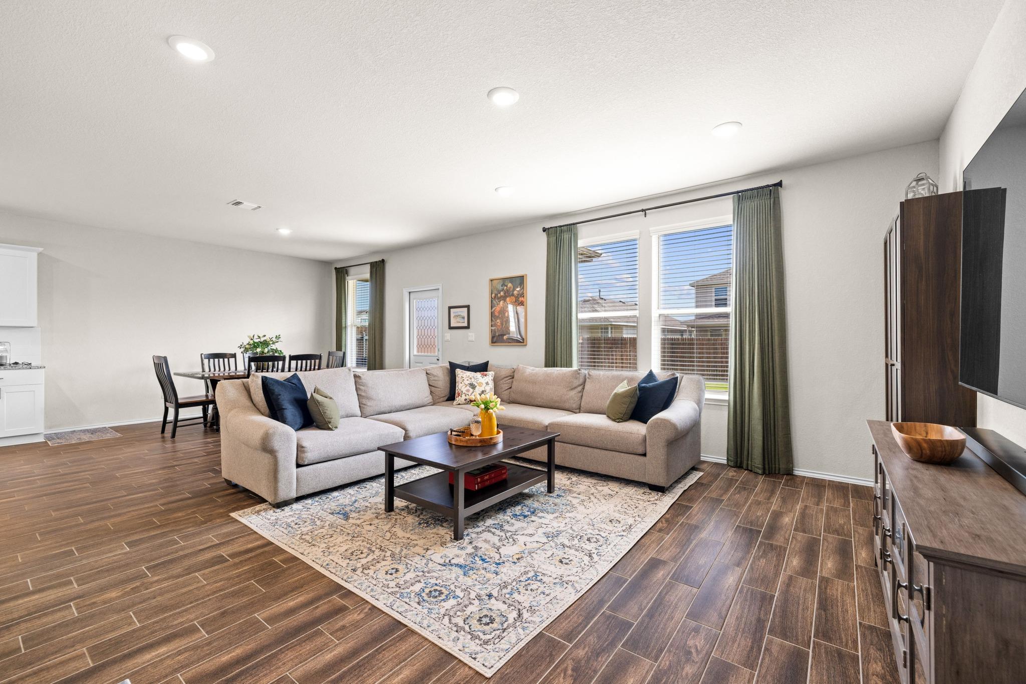 416 Bella Luna WAY