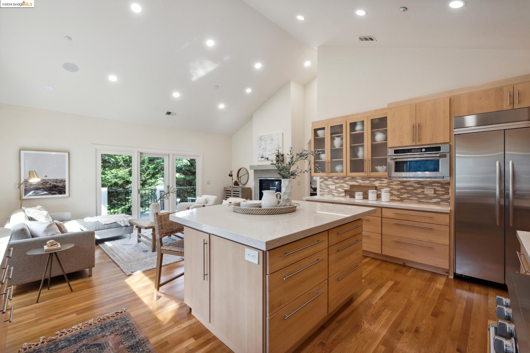 60 PINE HILLS CT