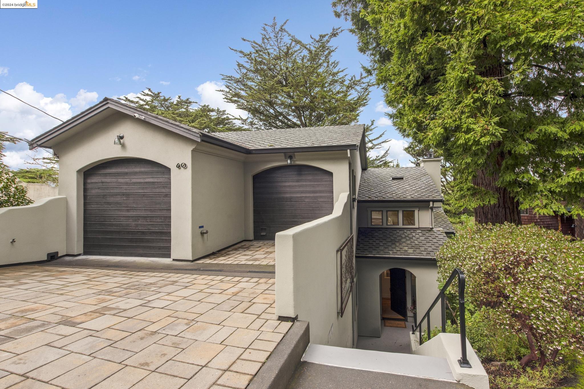60 PINE HILLS CT