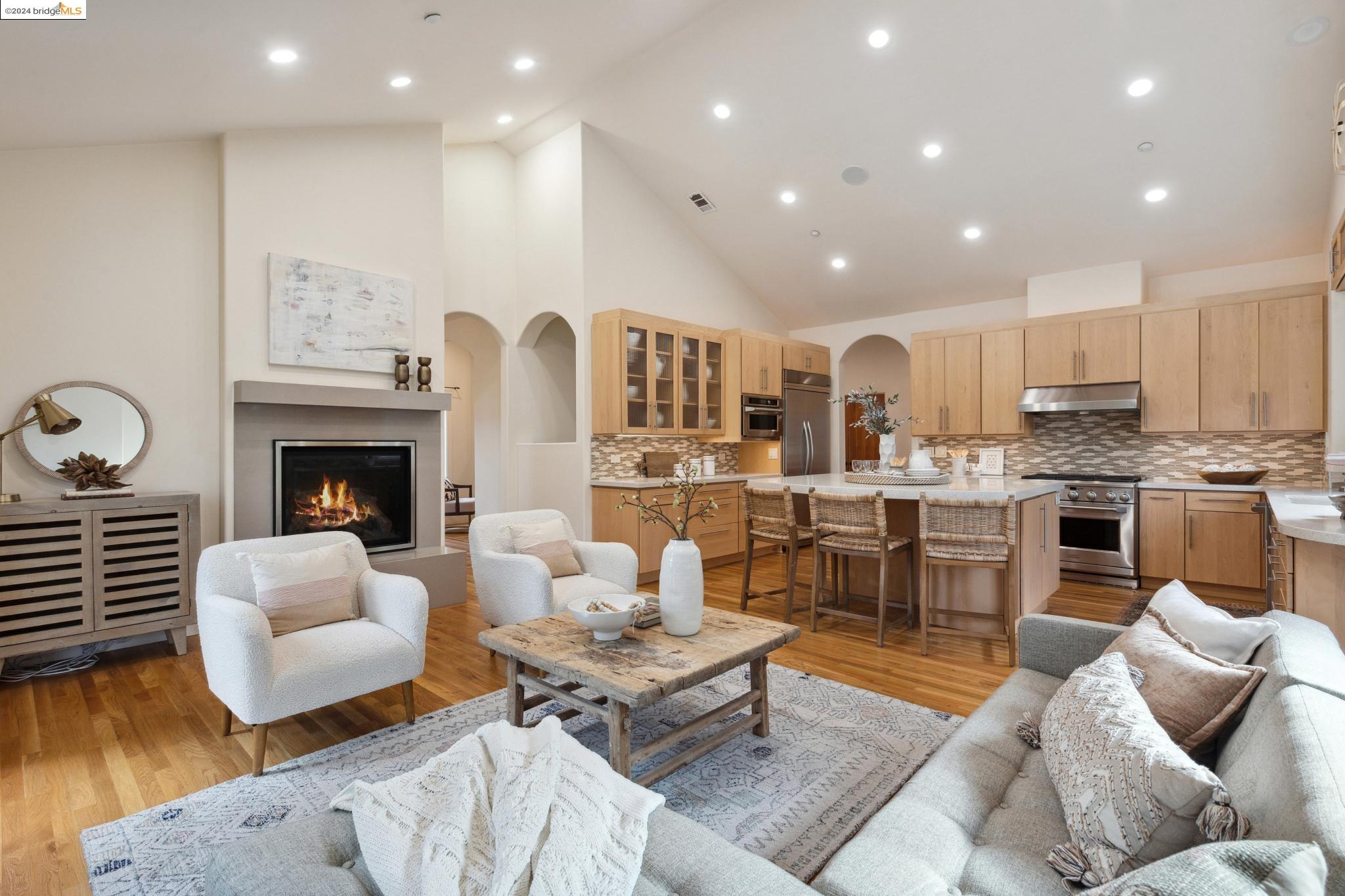 60 PINE HILLS CT