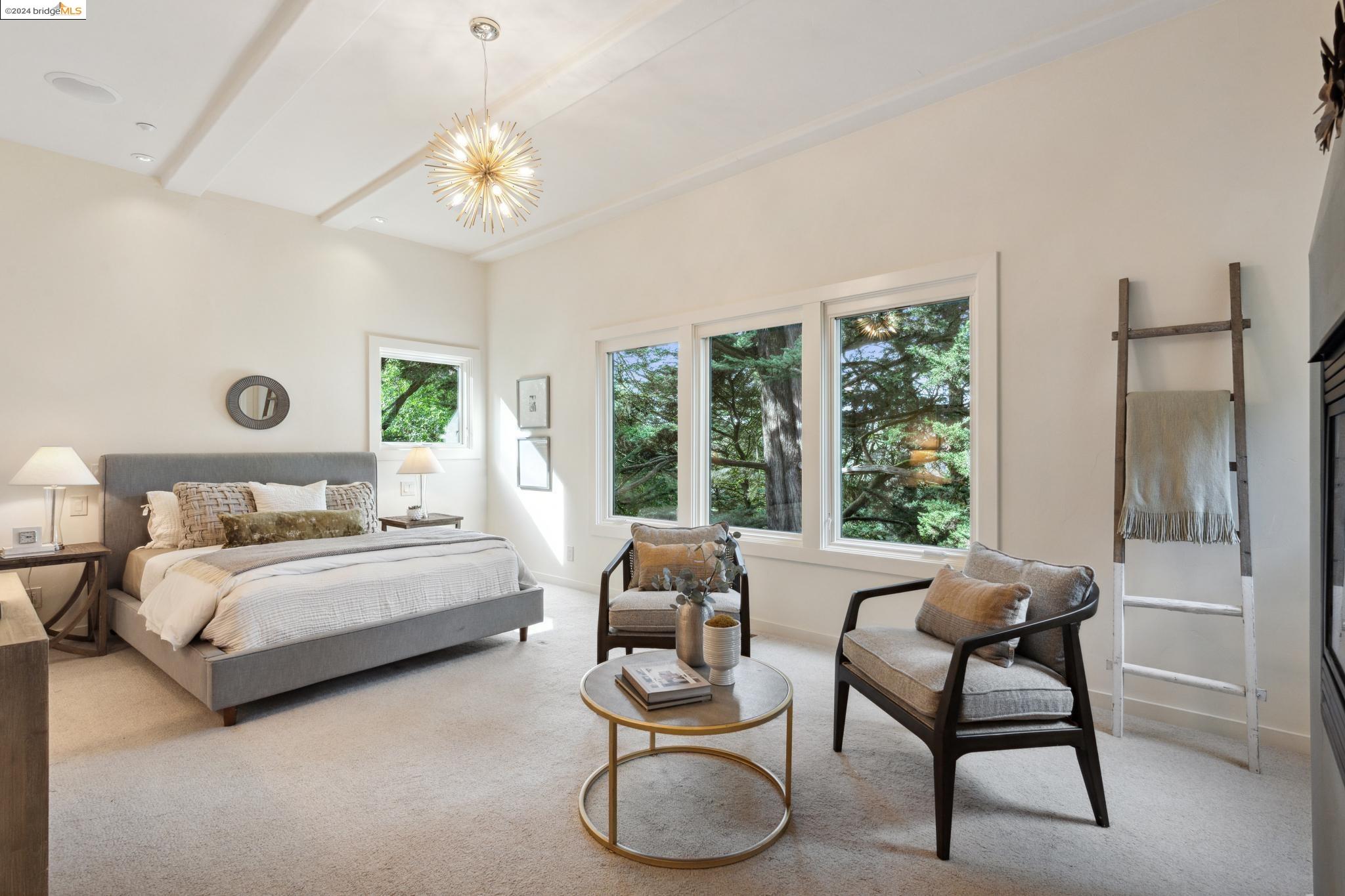 60 PINE HILLS CT