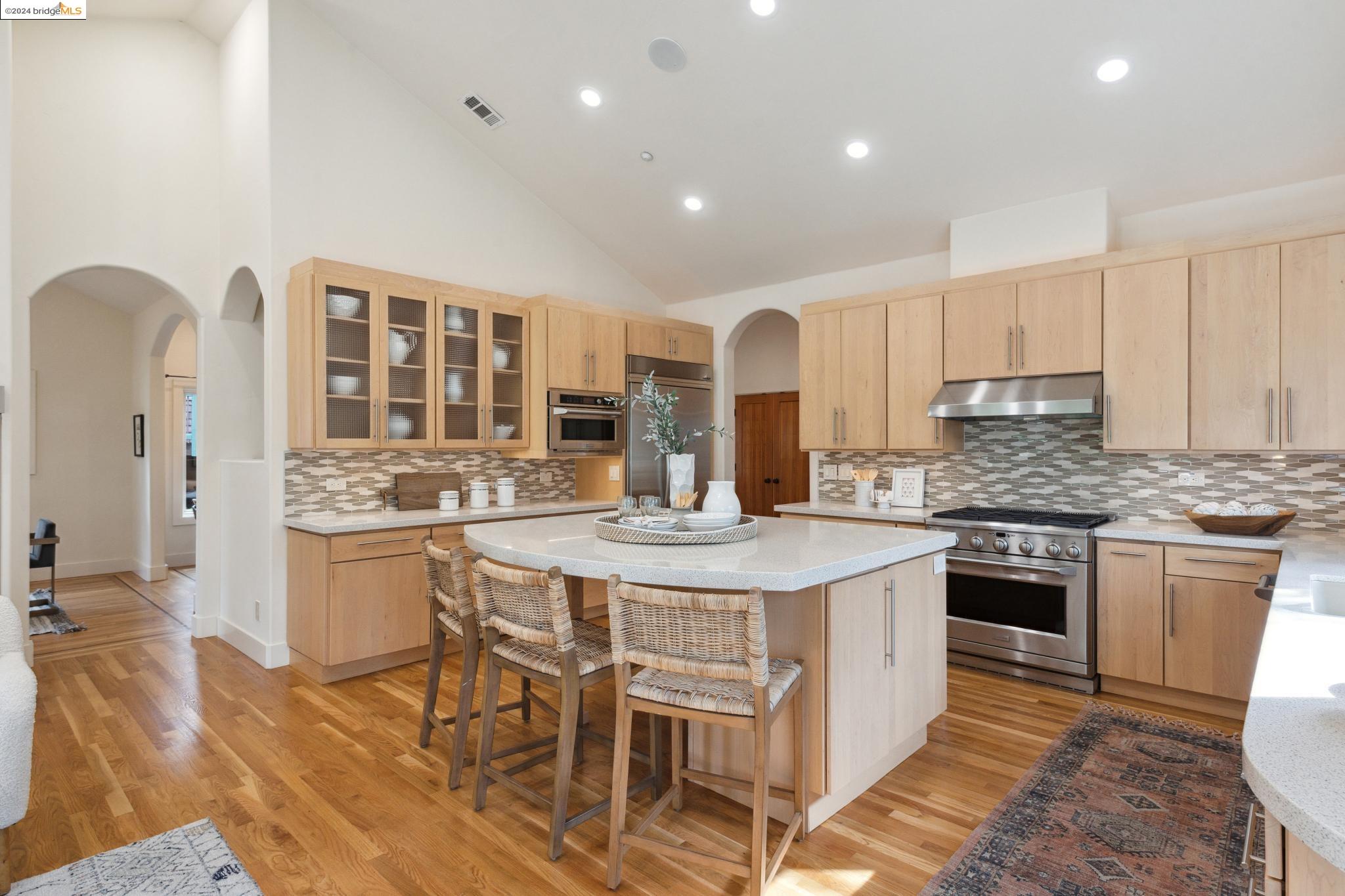 60 PINE HILLS CT
