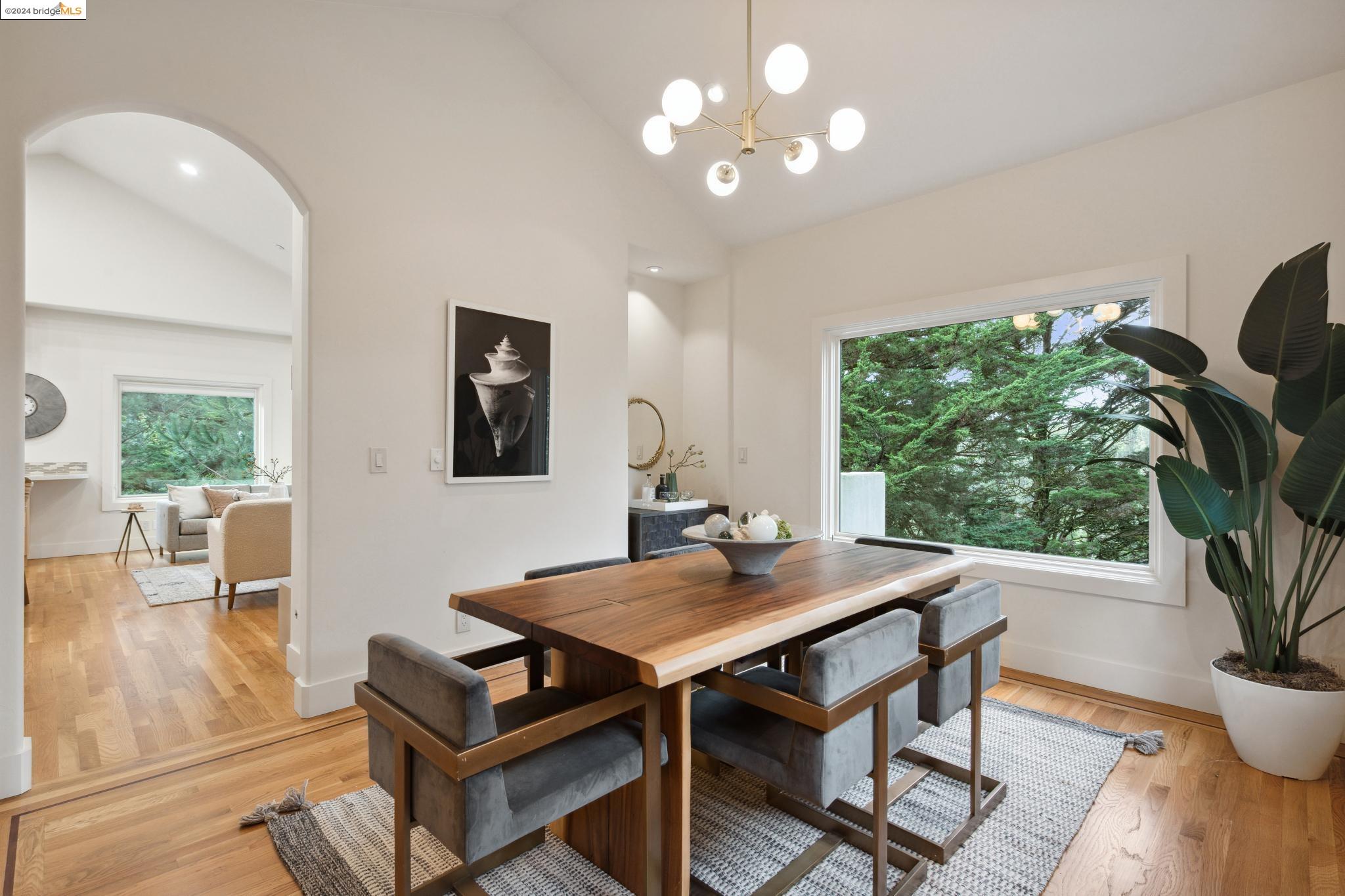 60 PINE HILLS CT