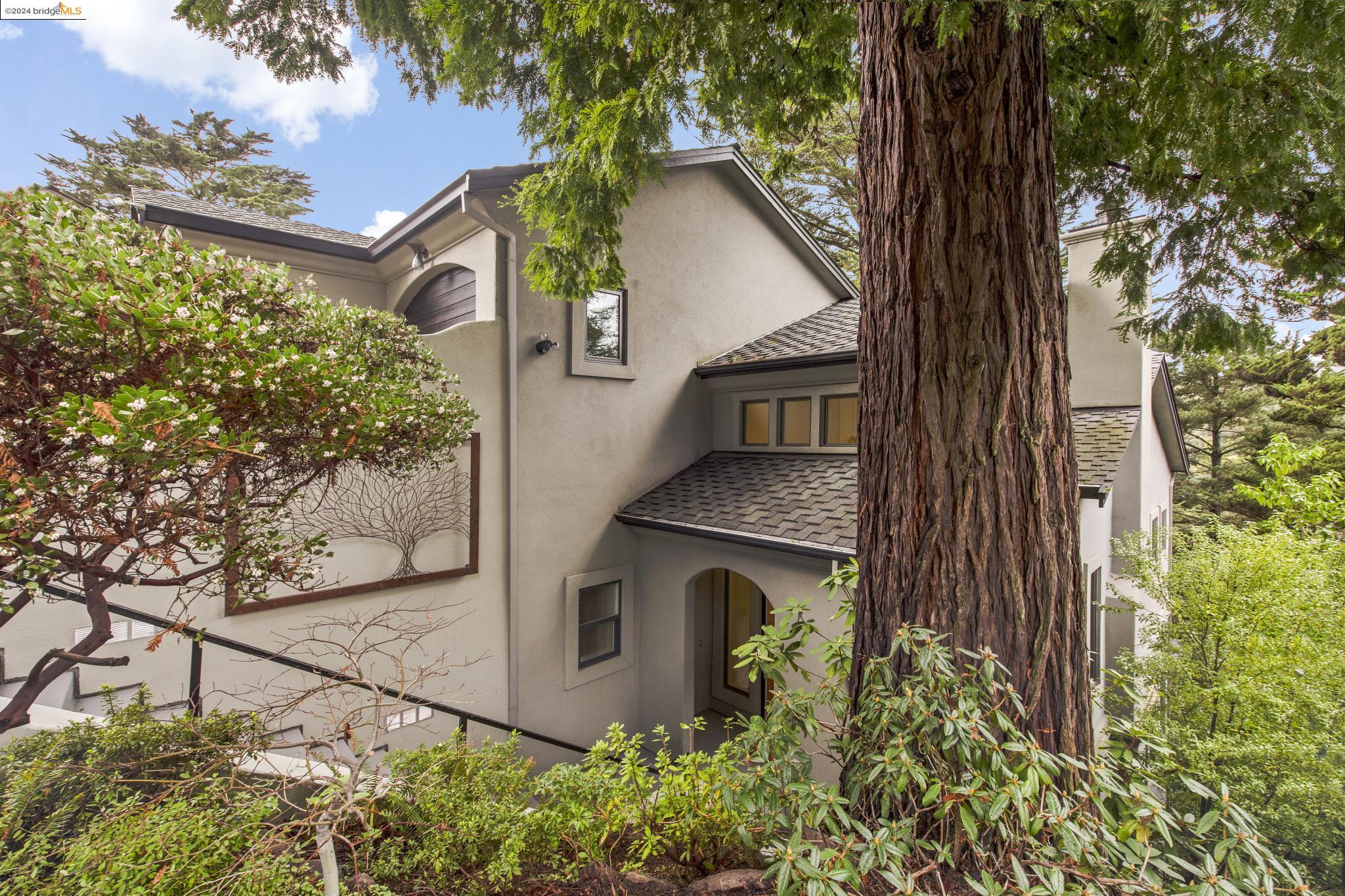 60 PINE HILLS CT