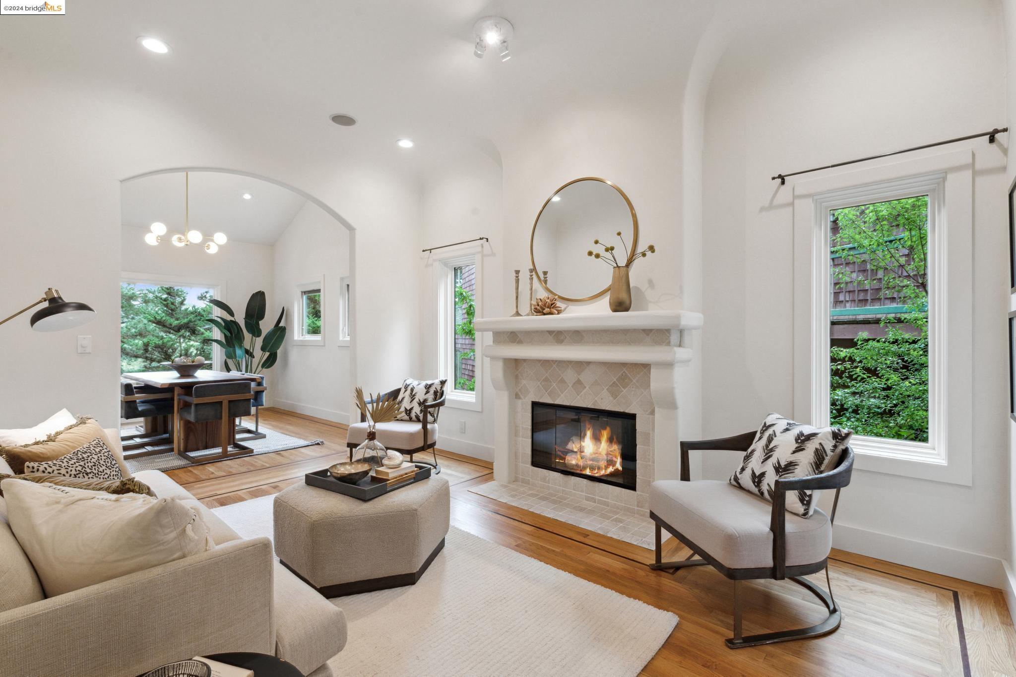 60 PINE HILLS CT