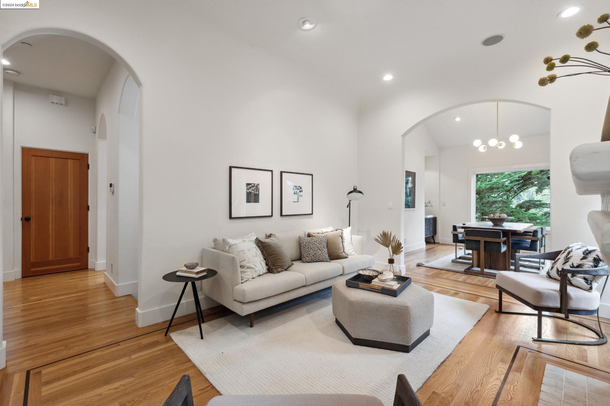 60 PINE HILLS CT