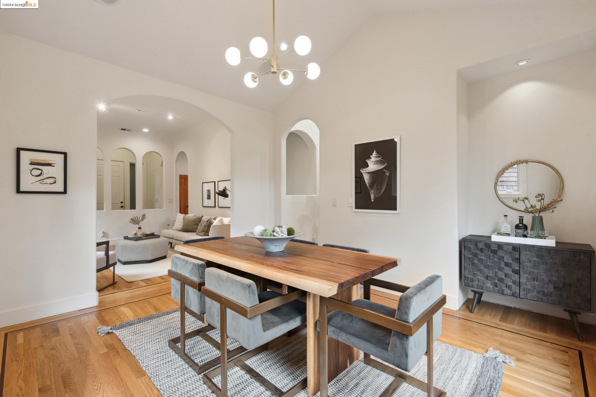 60 PINE HILLS CT