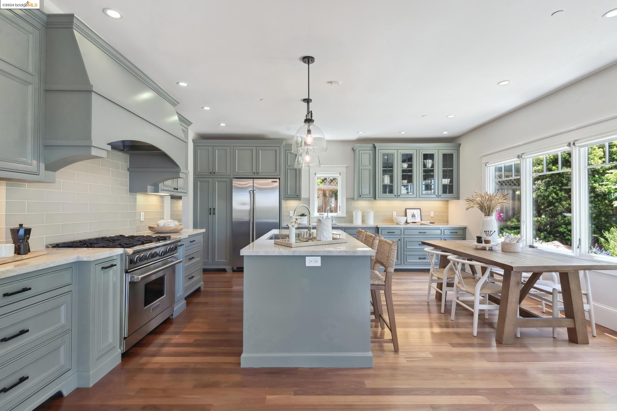 123 SHERIDAN ROAD
