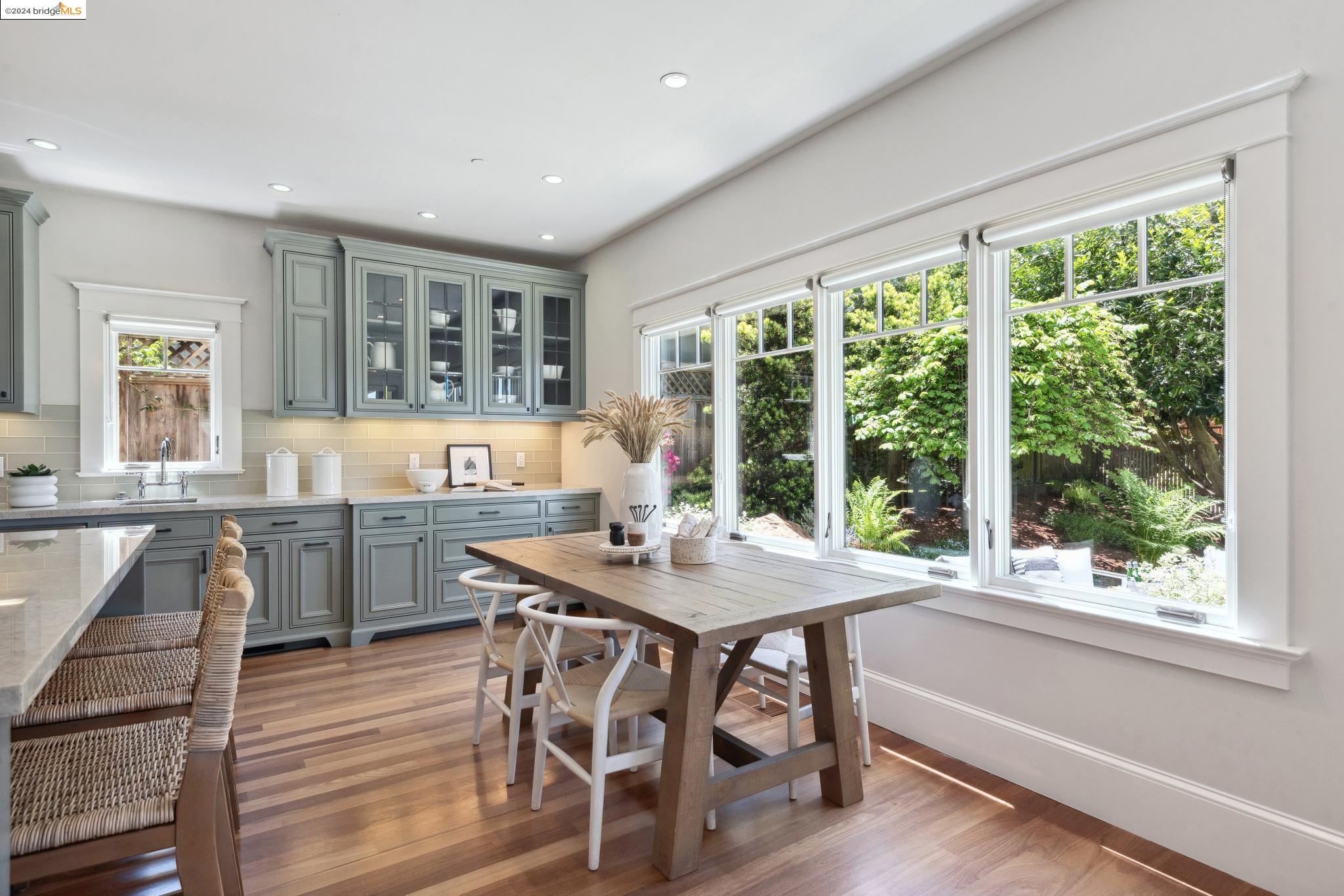 123 SHERIDAN ROAD
