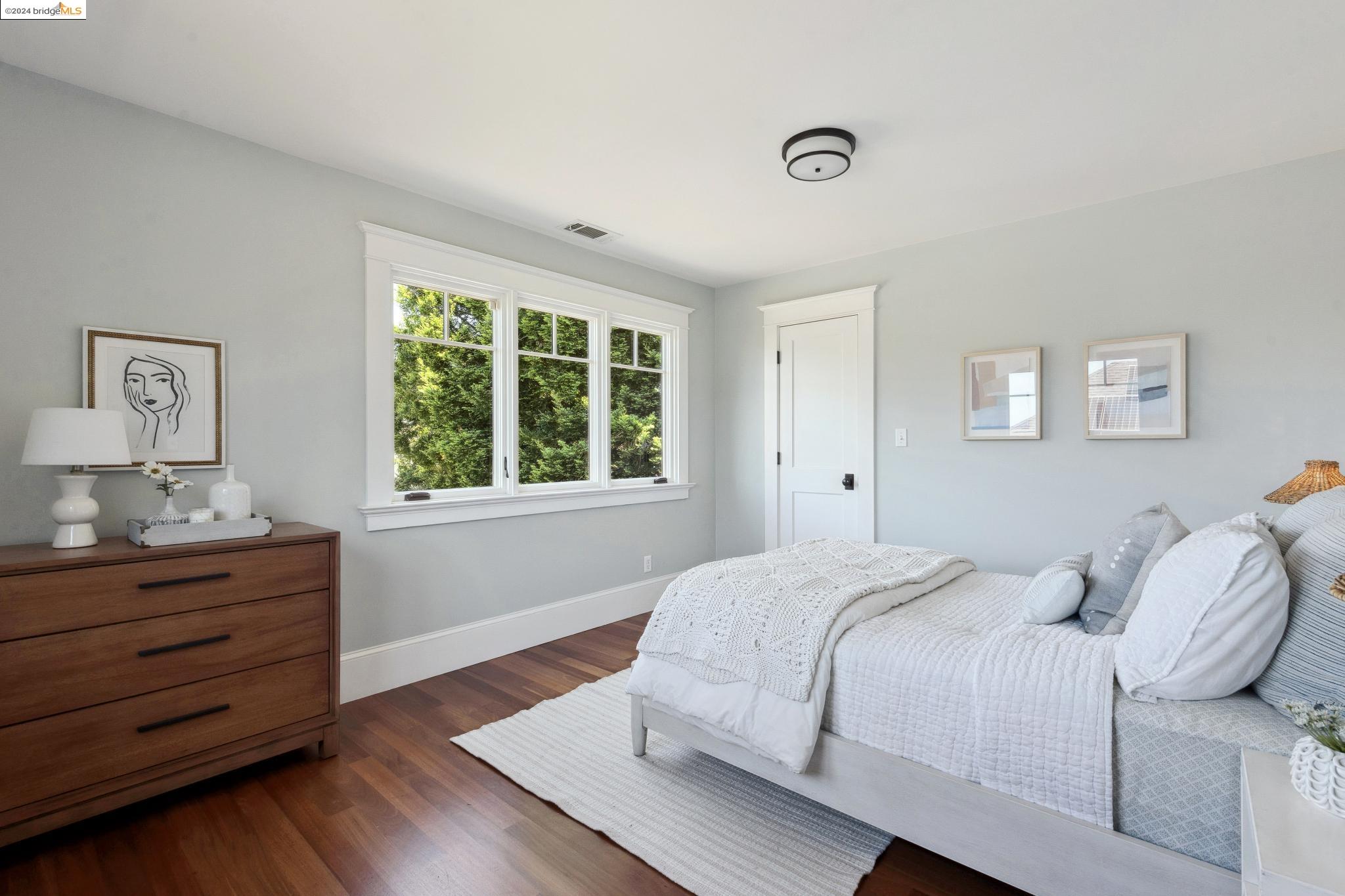 123 SHERIDAN ROAD