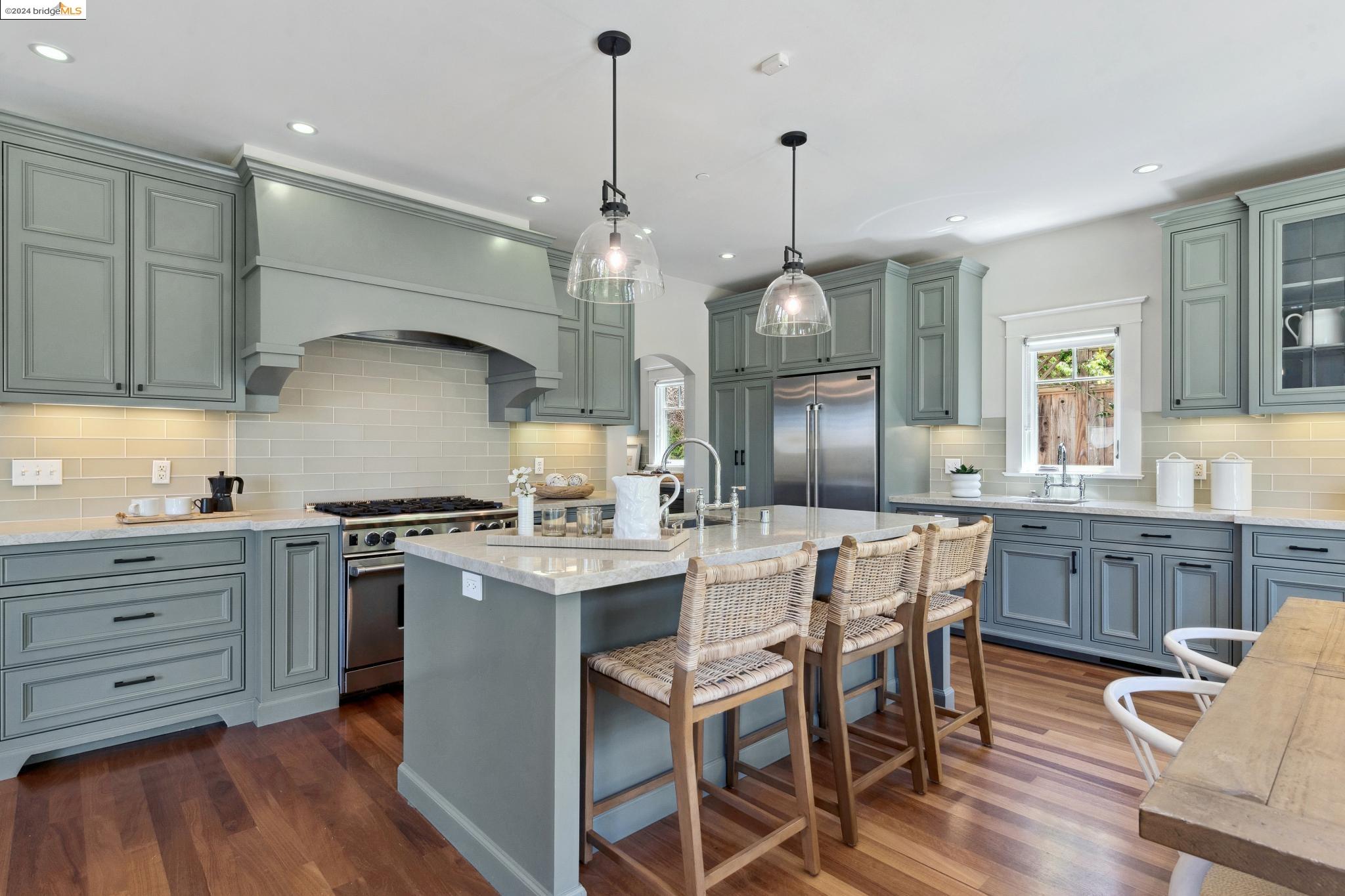 123 SHERIDAN ROAD