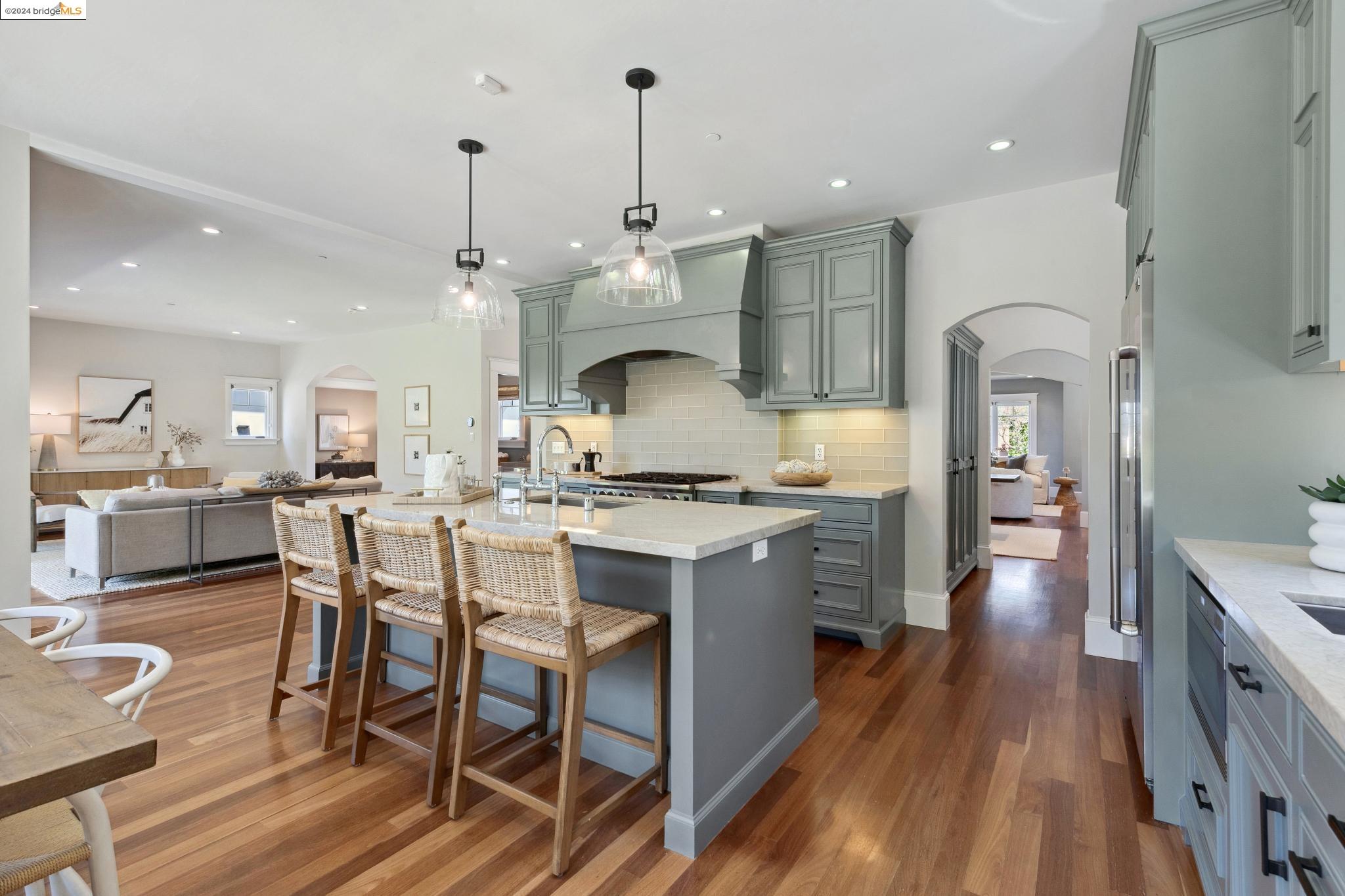 123 SHERIDAN ROAD