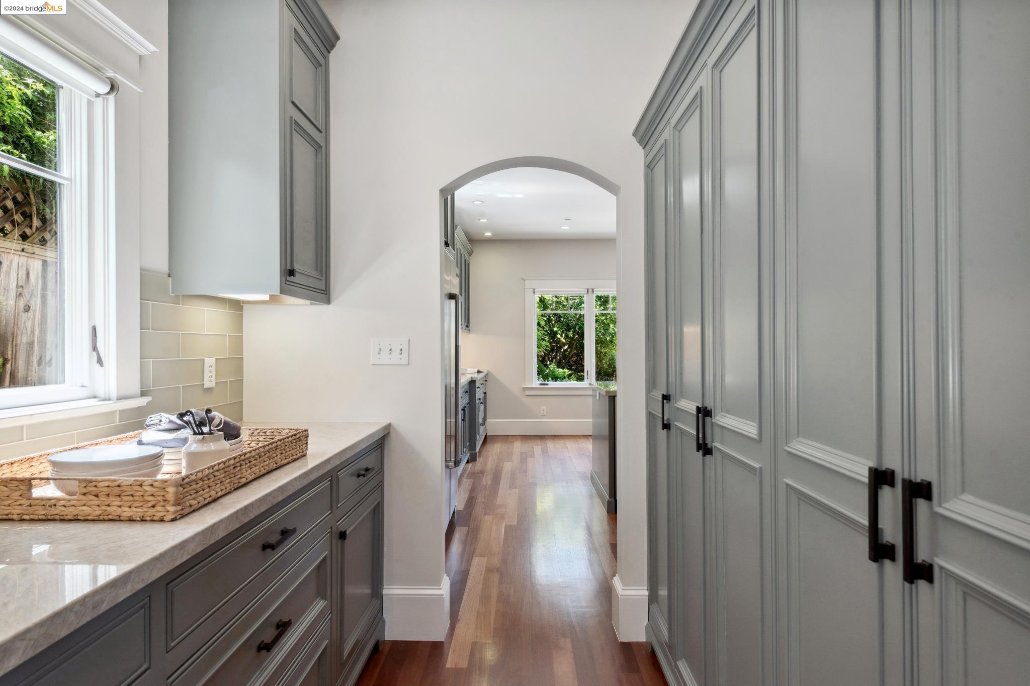 123 SHERIDAN ROAD