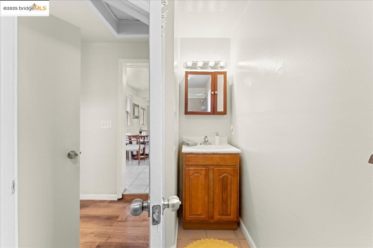 10430 Voltaire Ave, Oakland