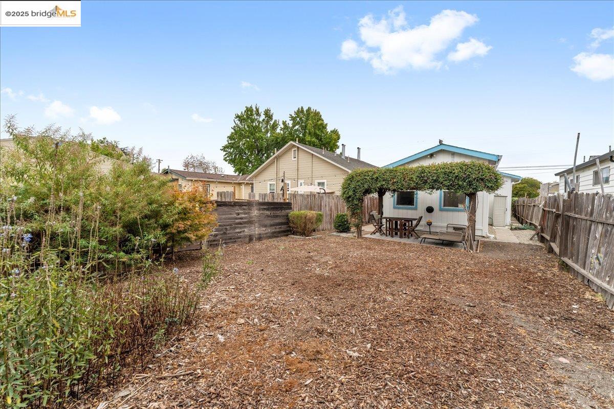 10430 Voltaire Ave, Oakland