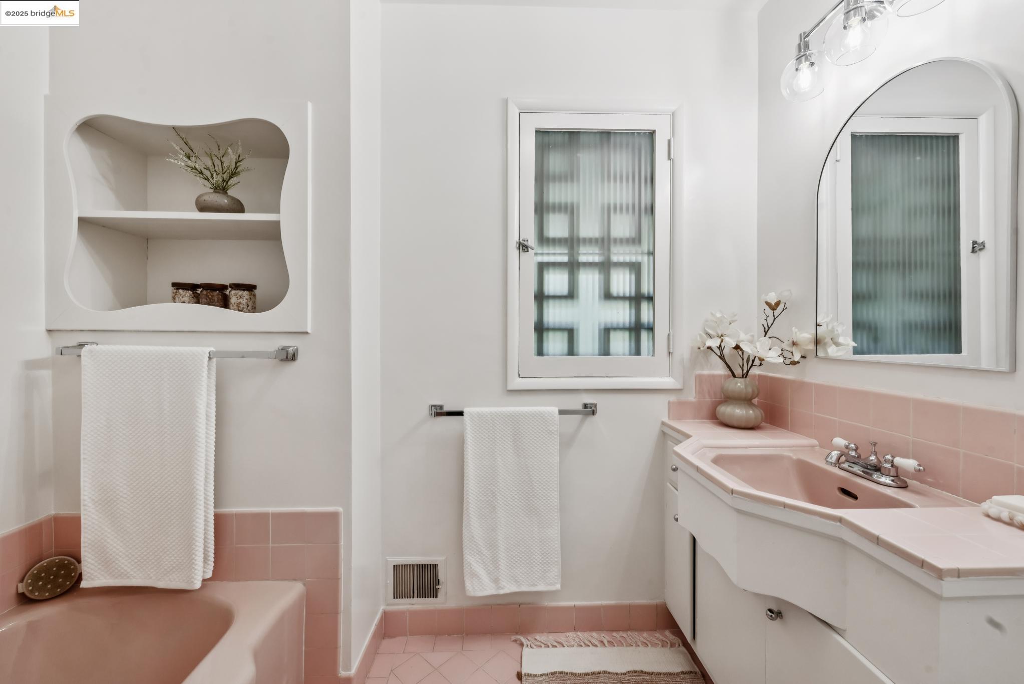 5690 CHELTON DRIVE, Oakland