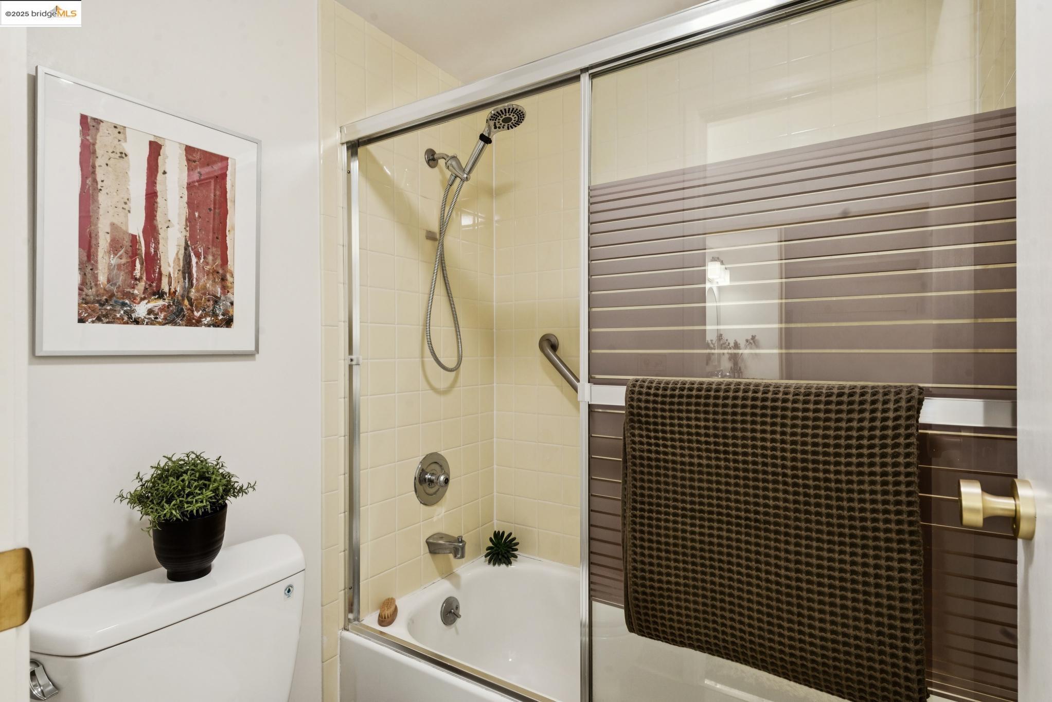 5690 CHELTON DRIVE, Oakland