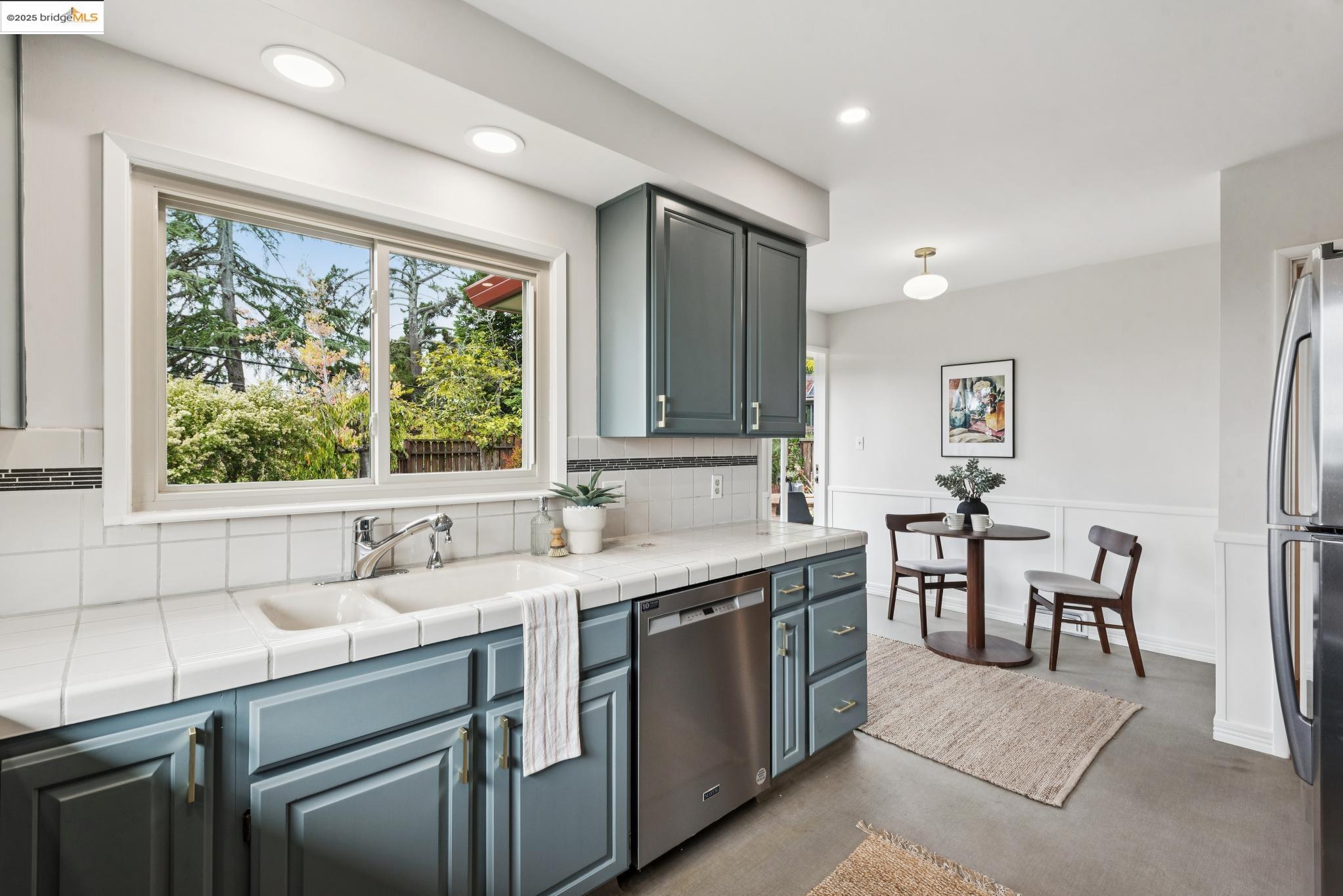 5690 CHELTON DRIVE, Oakland