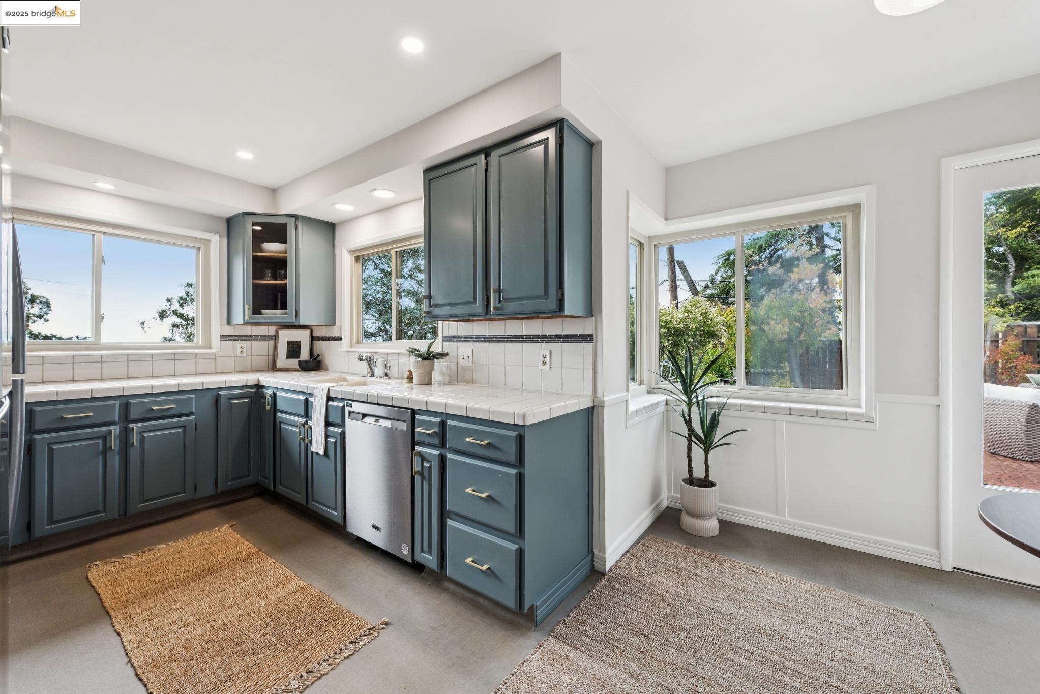 5690 CHELTON DRIVE, Oakland