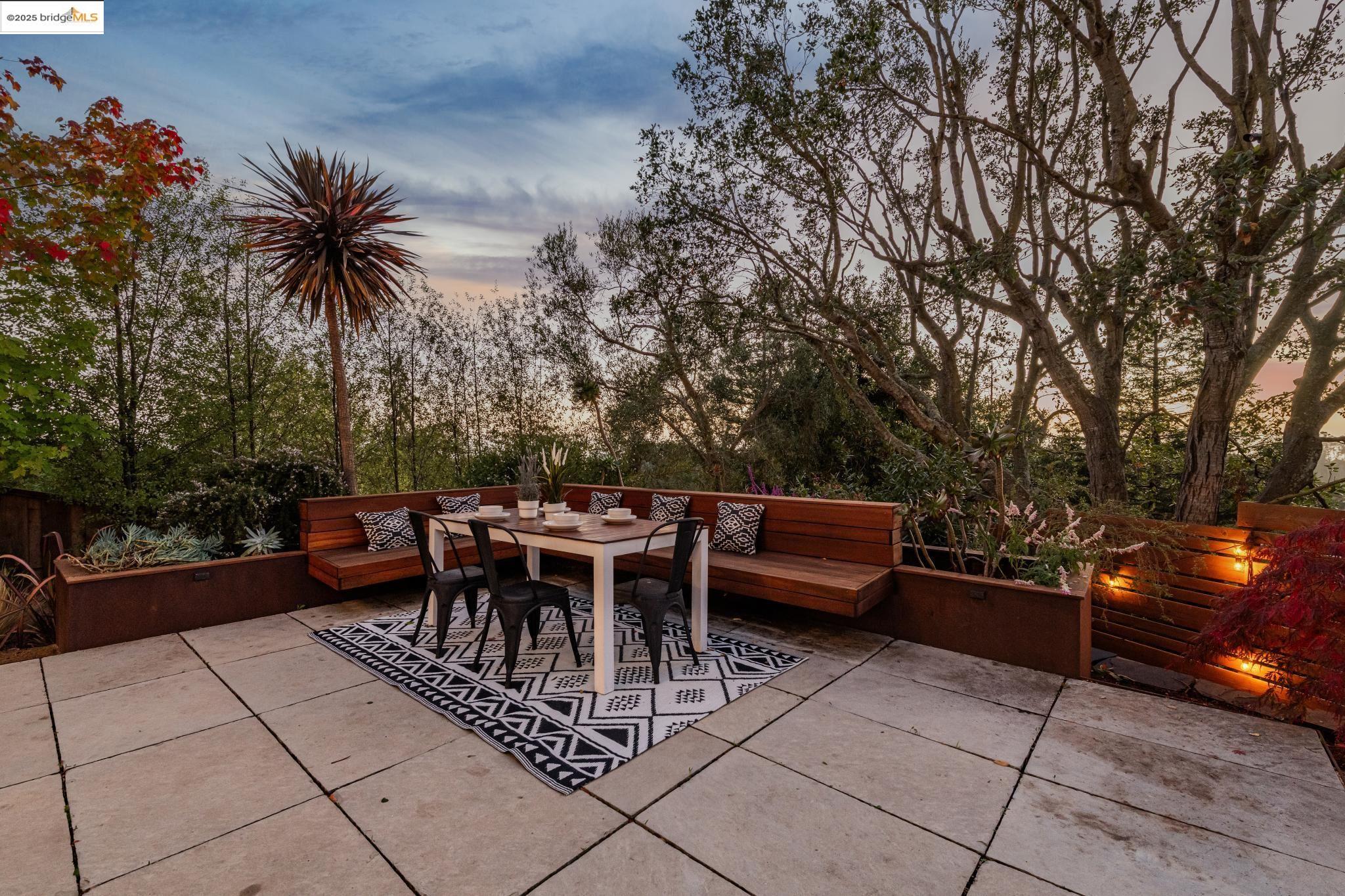 5973 Rincon Dr
