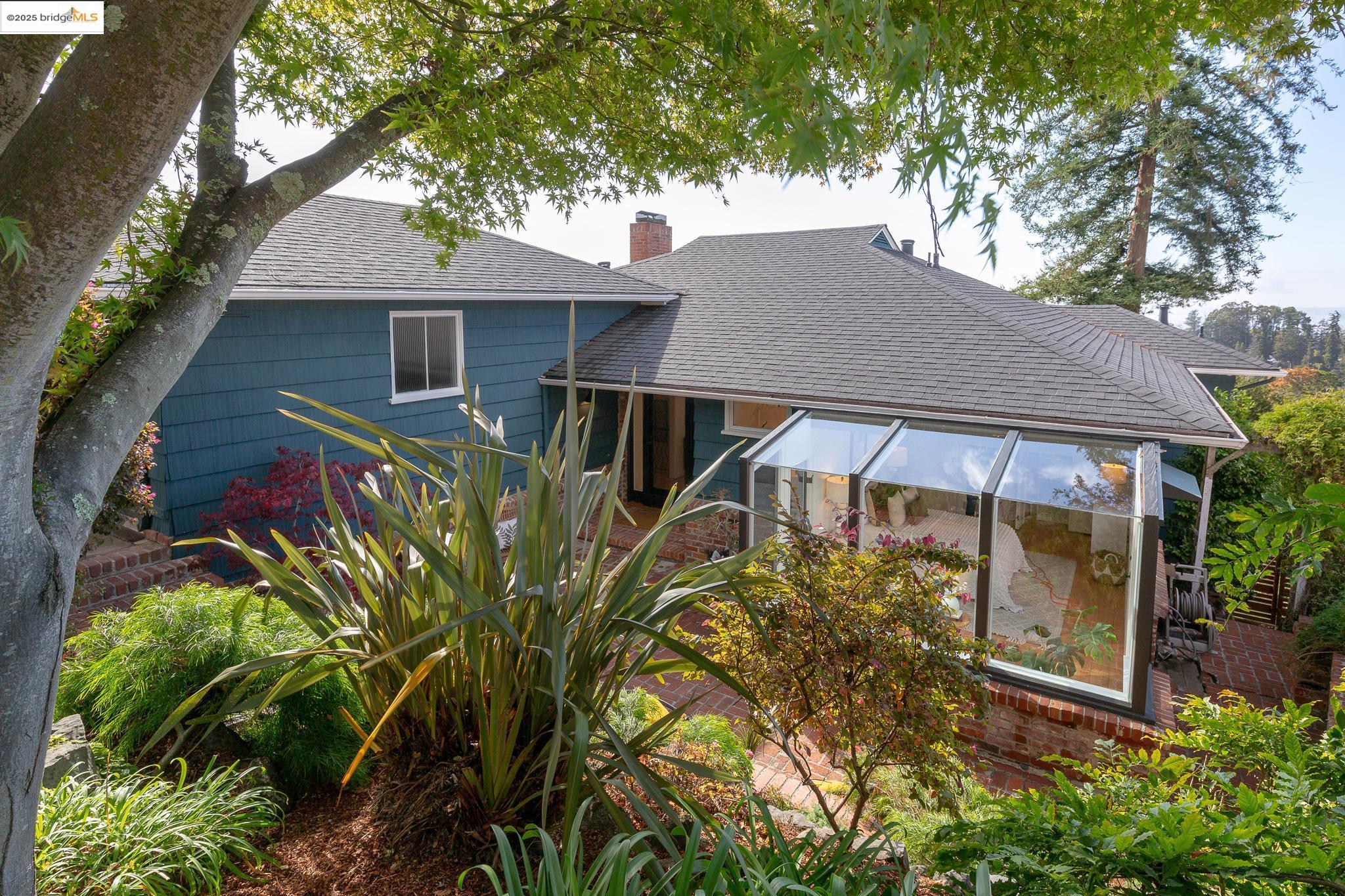 5973 Rincon Dr