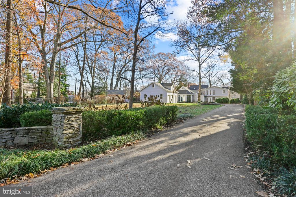 755 Dividing Rd