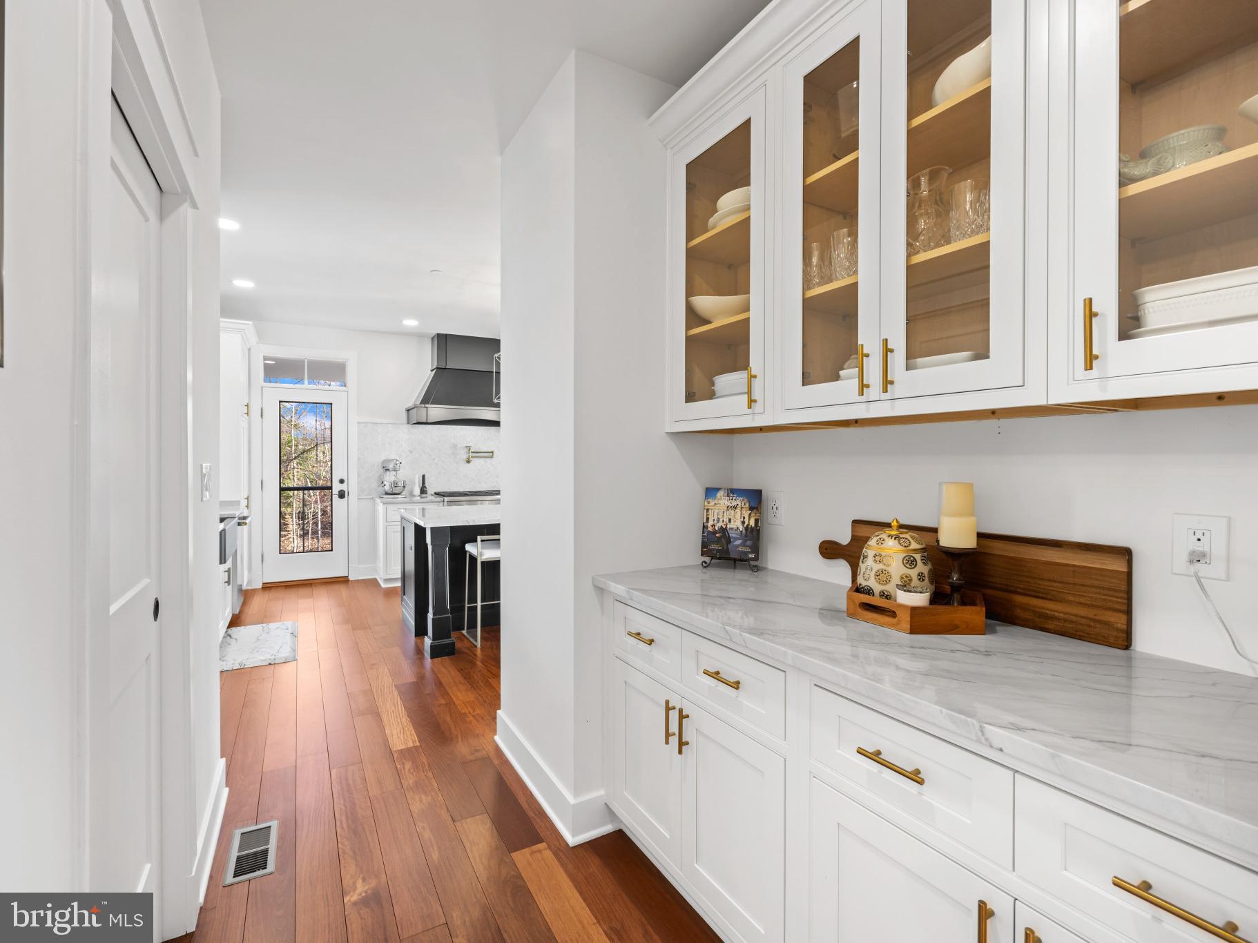 3320 Breckenridge Way